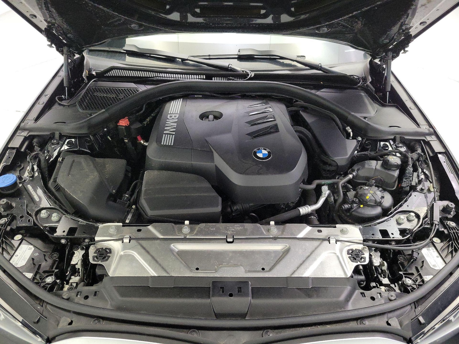 2025 BMW 3 Series 330i - Photo 24