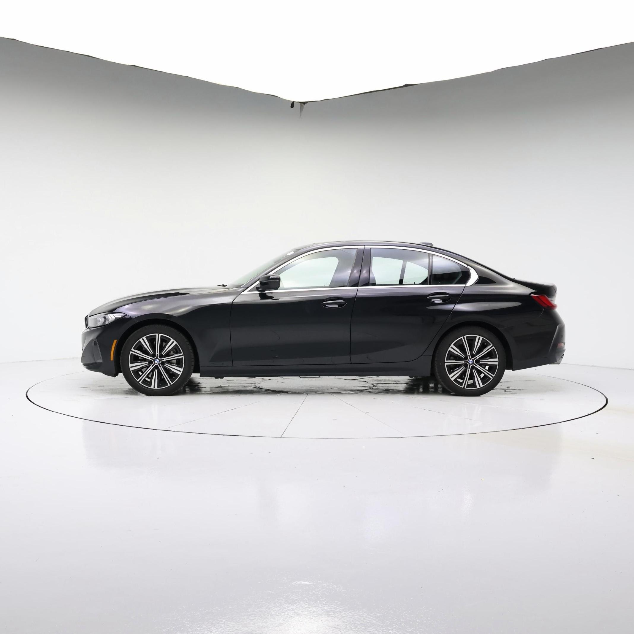 Thumbnail: 2025 BMW 3 Series - 3