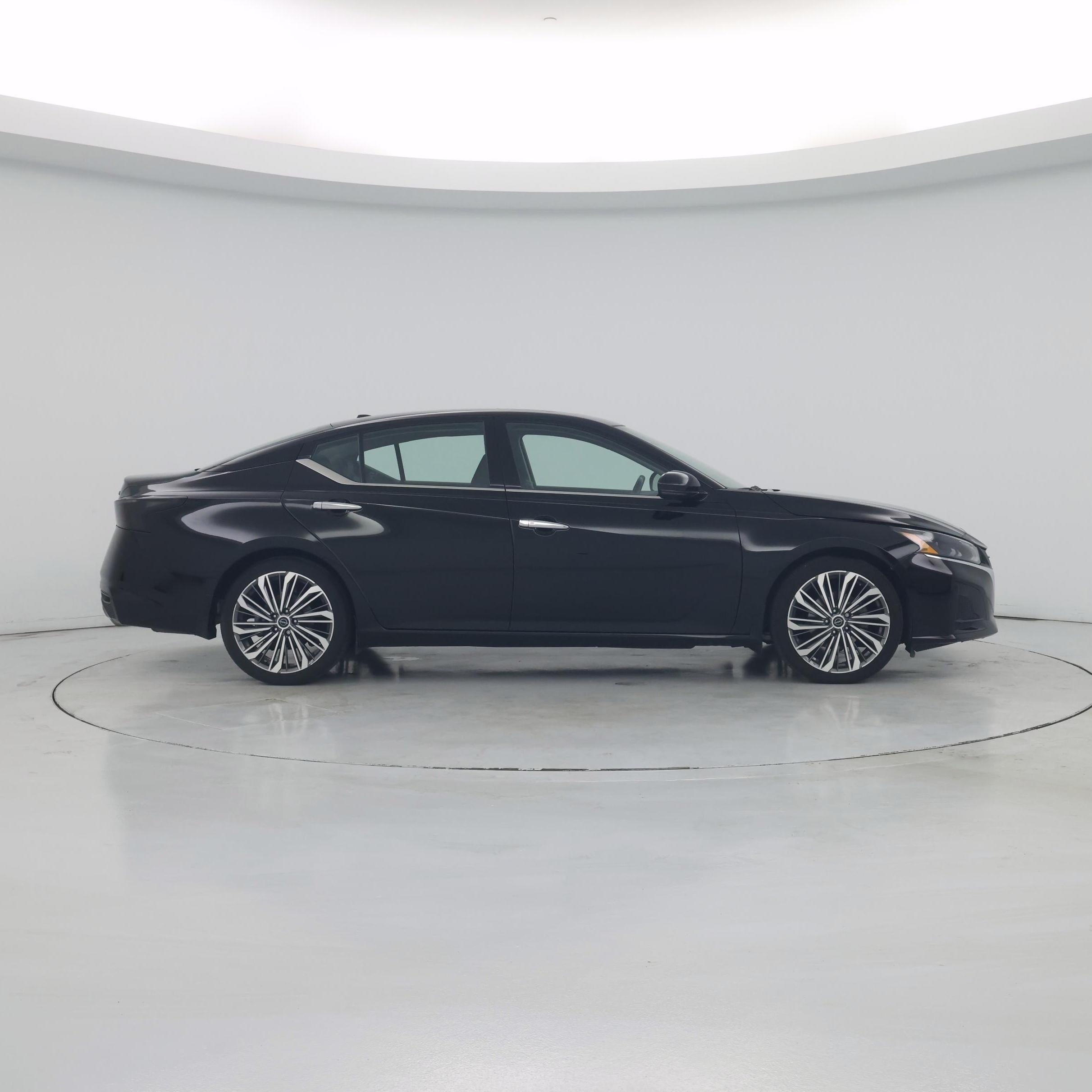 Thumbnail: 2023 Nissan Altima - 7