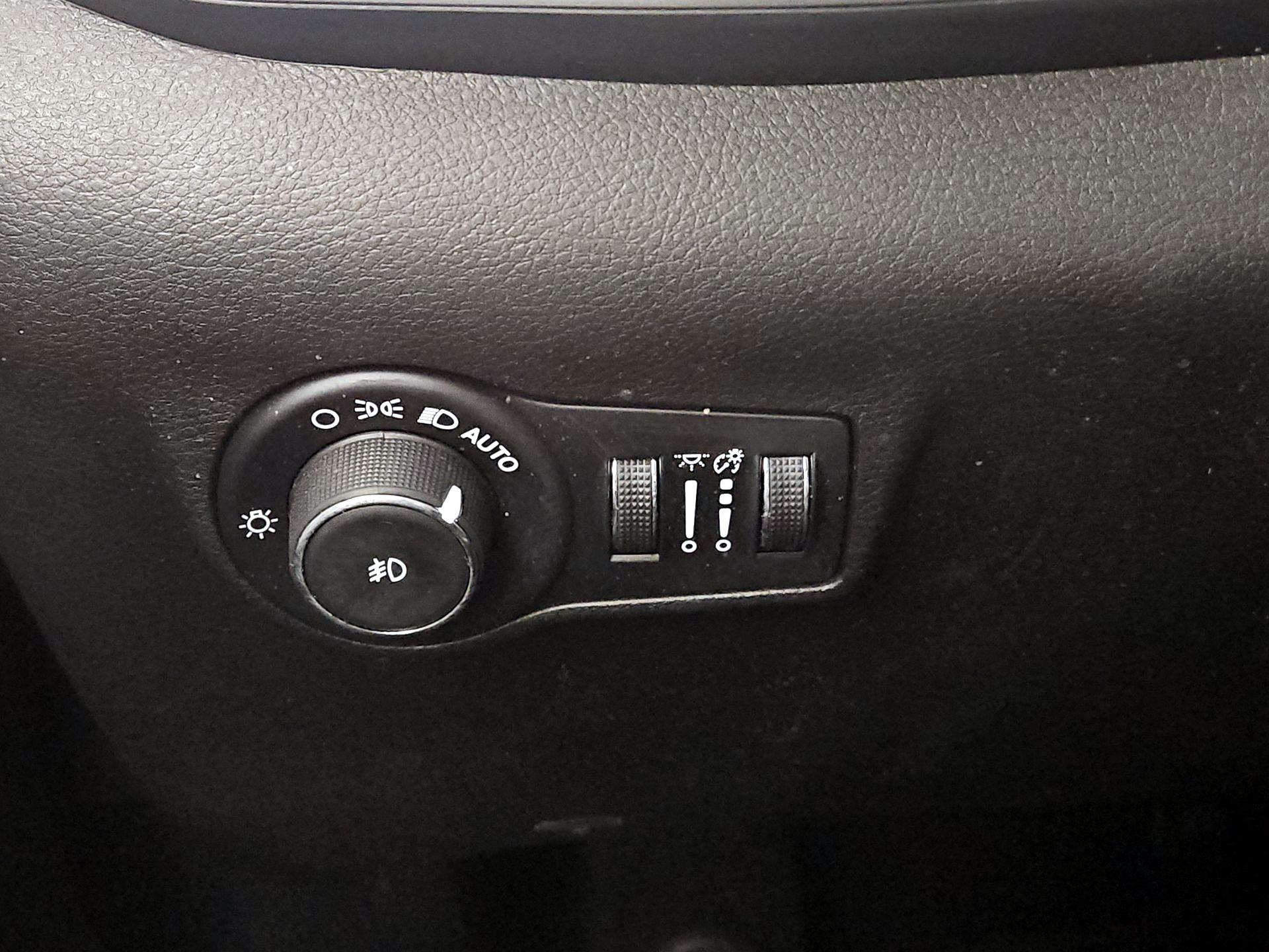 Thumbnail: 2022 Jeep Compass - 13