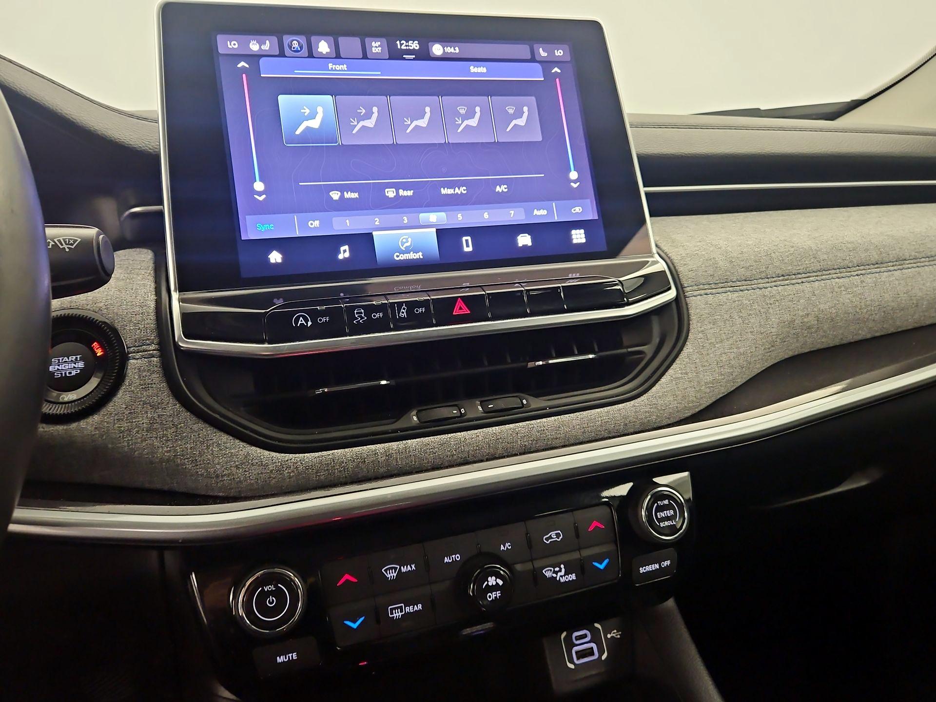 Thumbnail: 2022 Jeep Compass - 16