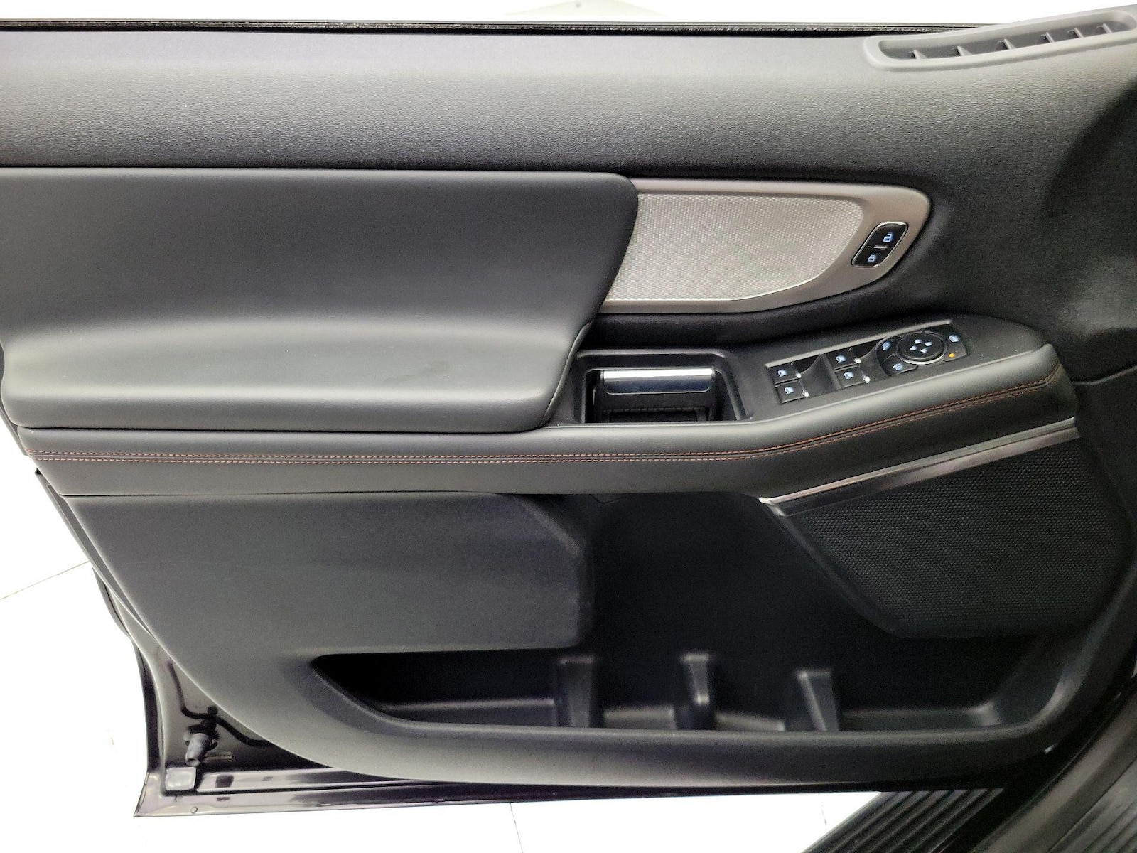 2025 Ford Expedition Active - Photo 13