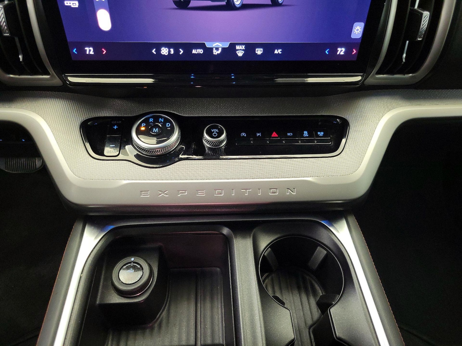 2025 Ford Expedition Active - Photo 18