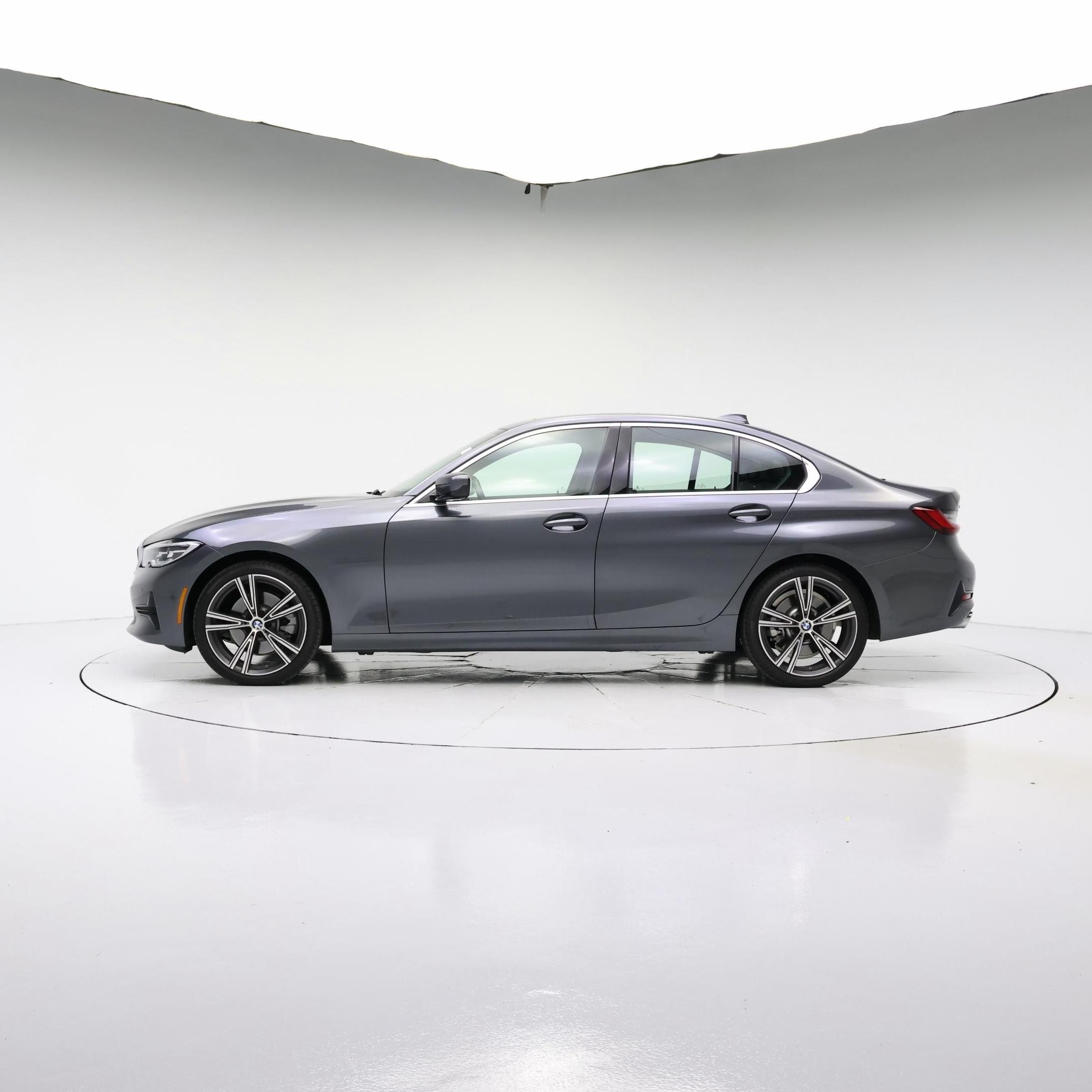 Thumbnail: 2022 BMW 3 Series - 3