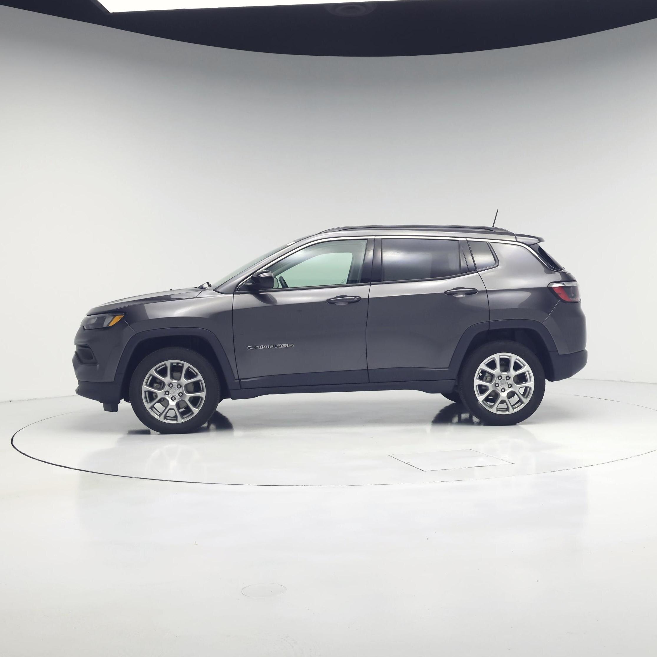 Thumbnail: 2022 Jeep Compass - 3