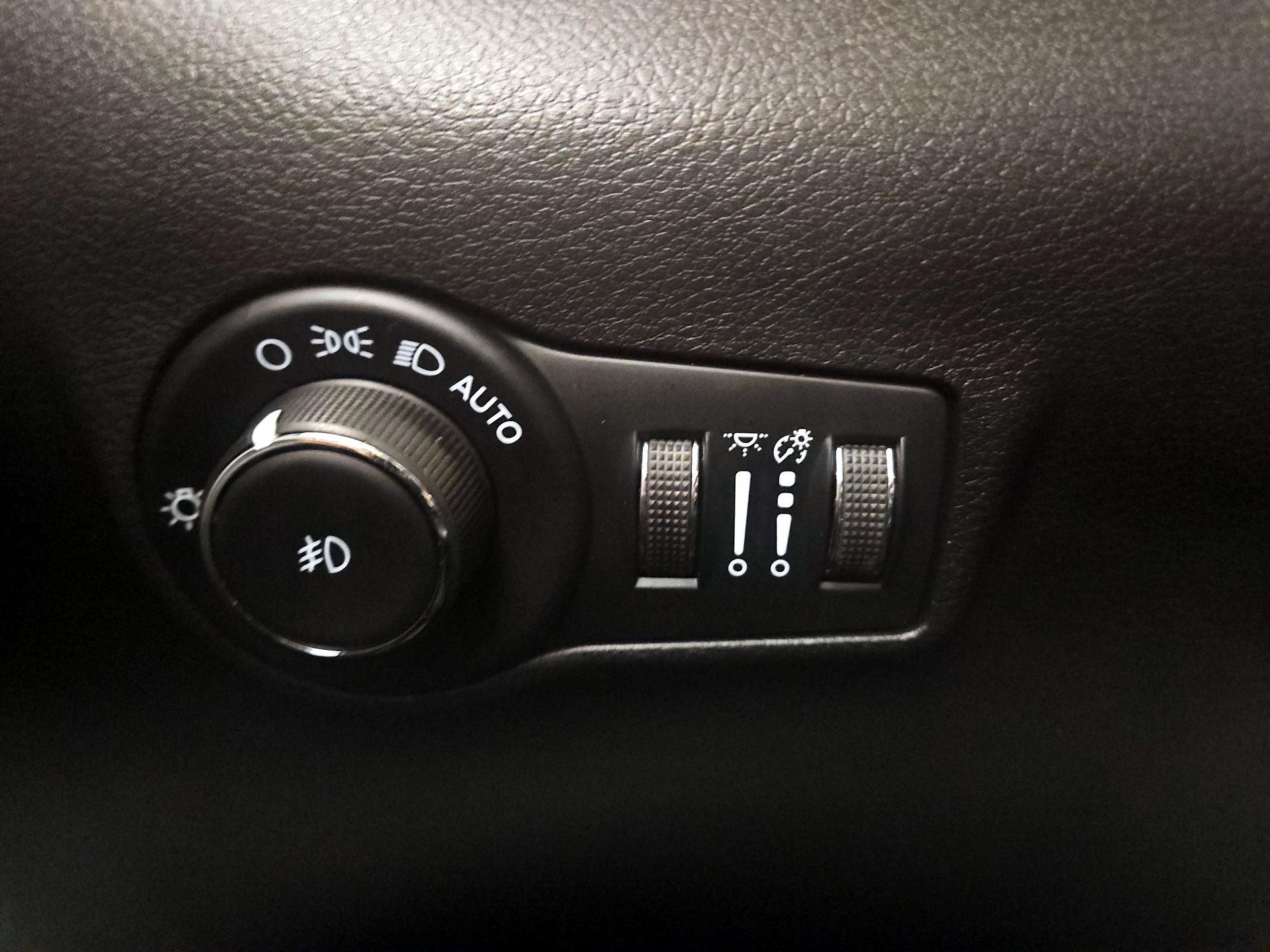 Thumbnail: 2022 Jeep Compass - 13