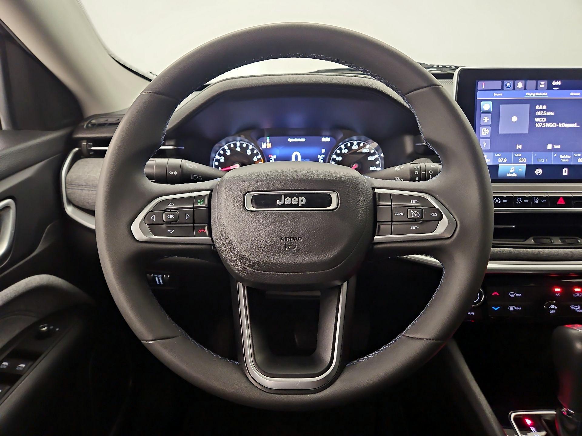 Thumbnail: 2022 Jeep Compass - 10