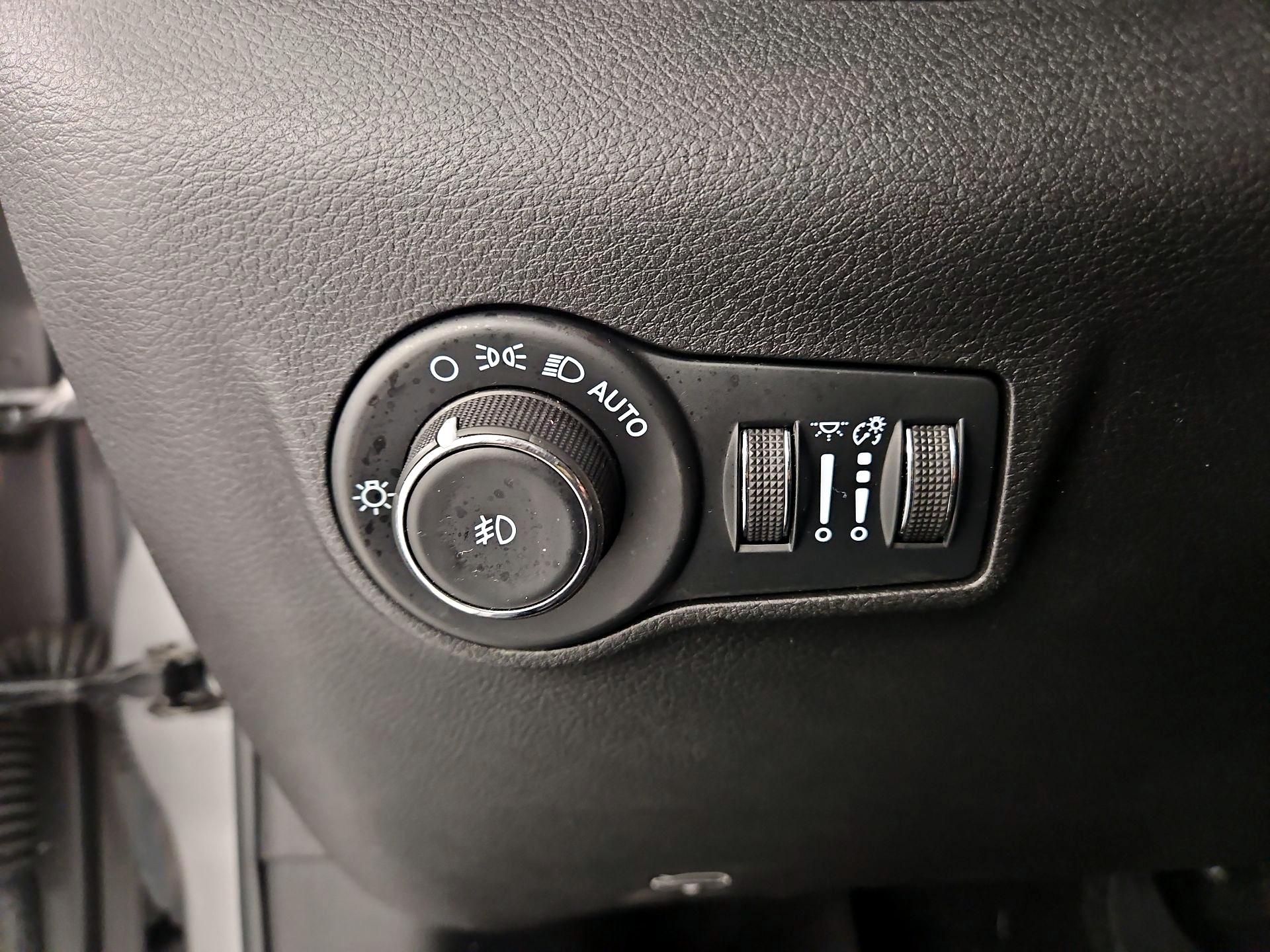 Thumbnail: 2022 Jeep Compass - 13