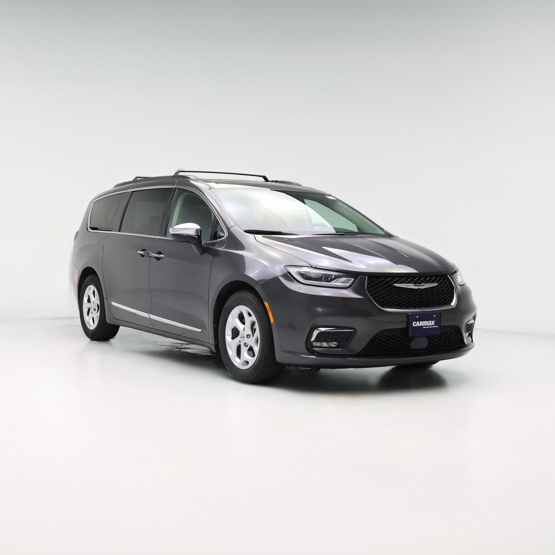 Thumbnail: 2023 Chrysler Pacifica - 1