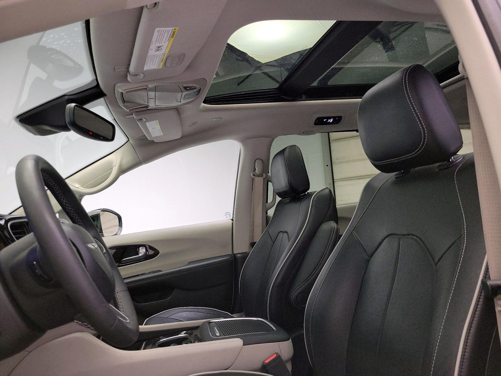 Thumbnail: 2023 Chrysler Pacifica - 20