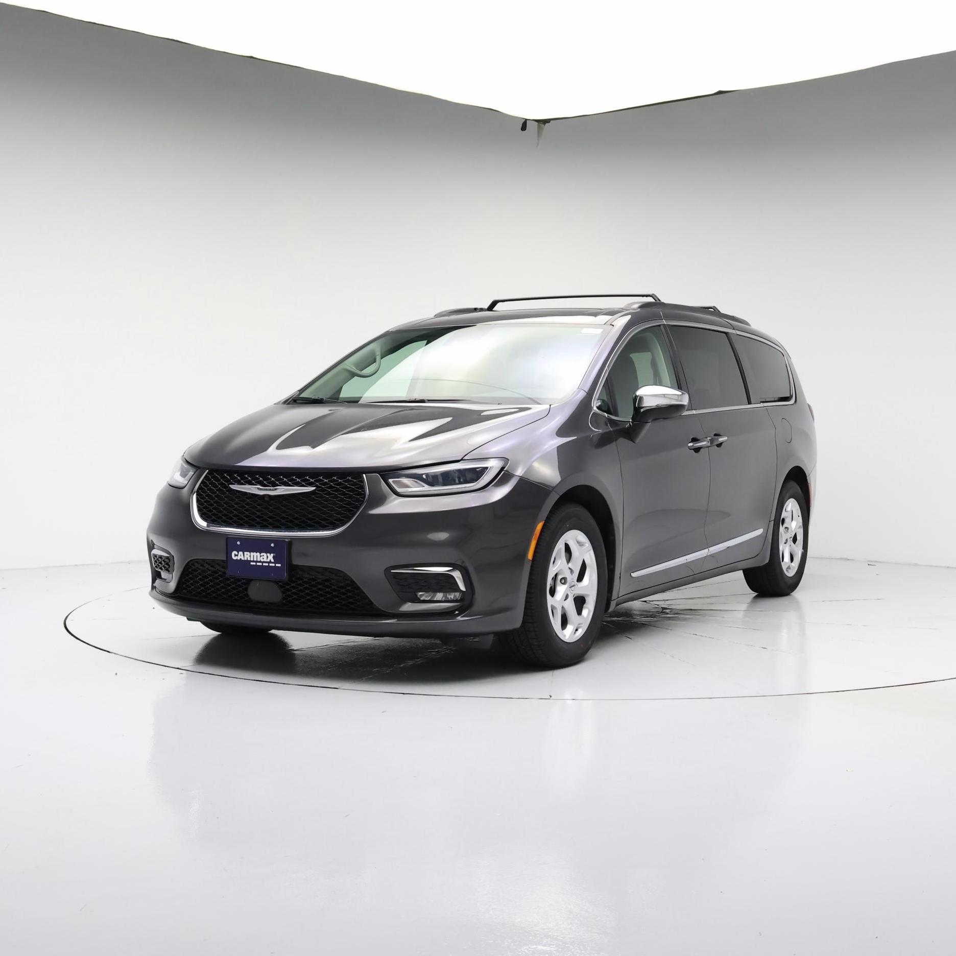 Thumbnail: 2023 Chrysler Pacifica - 4