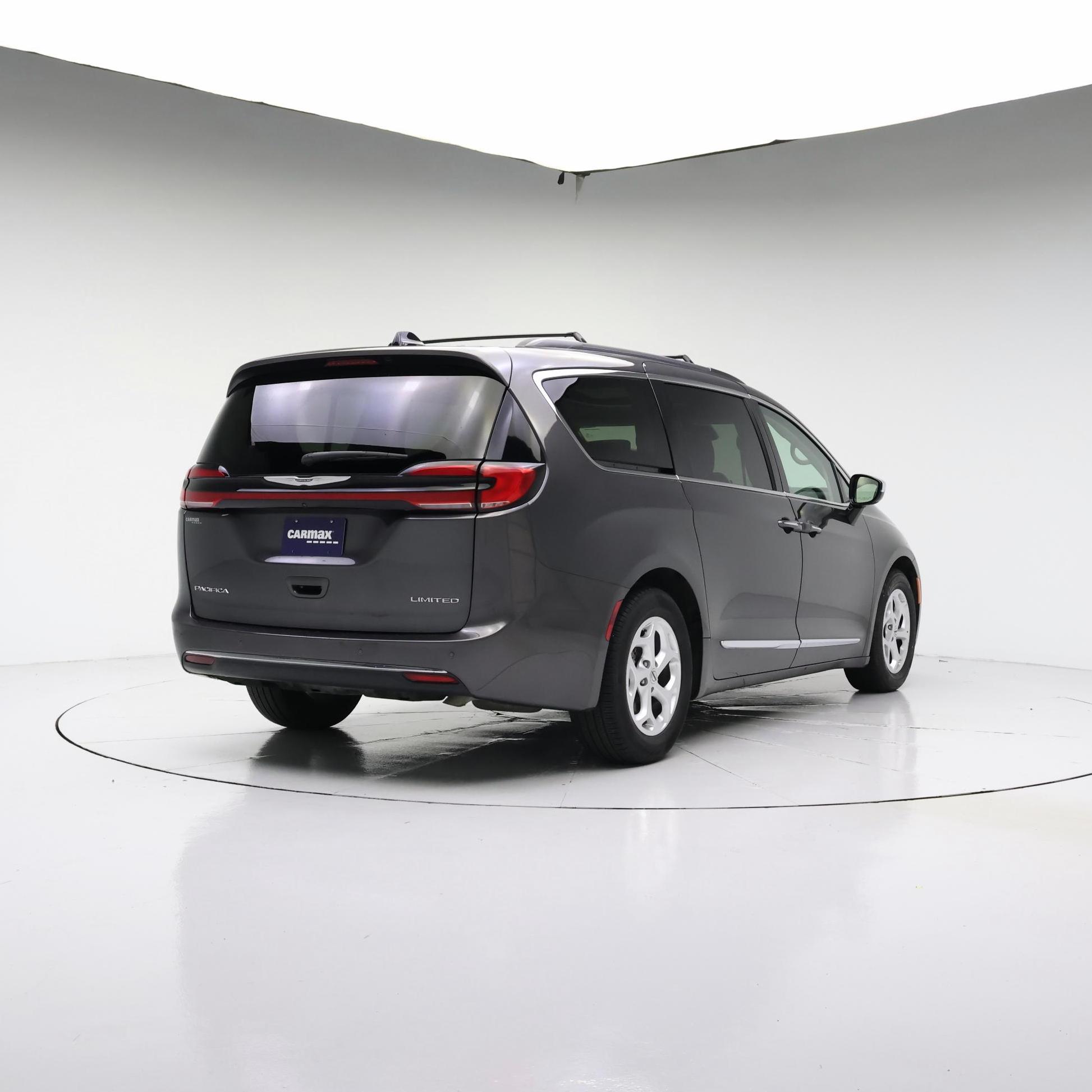Thumbnail: 2023 Chrysler Pacifica - 8