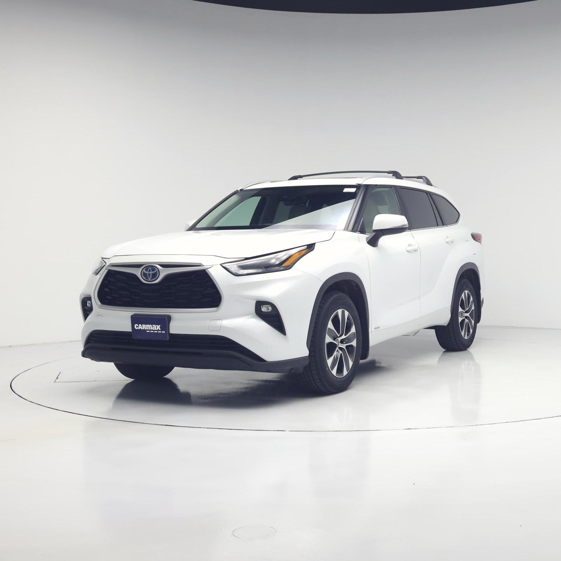 Thumbnail: 2023 Toyota Highlander - 4