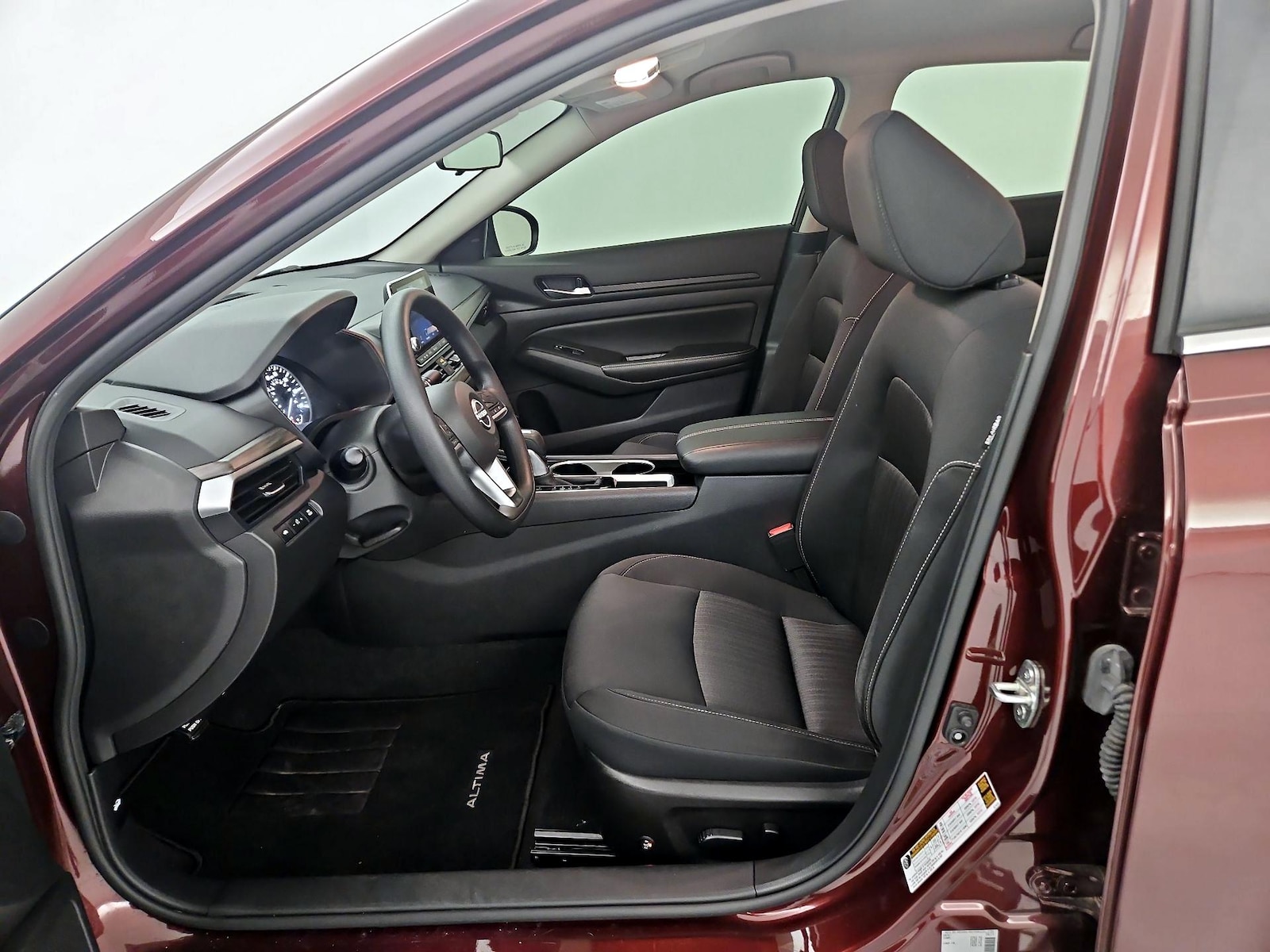 2024 Nissan Altima SV - Photo 12