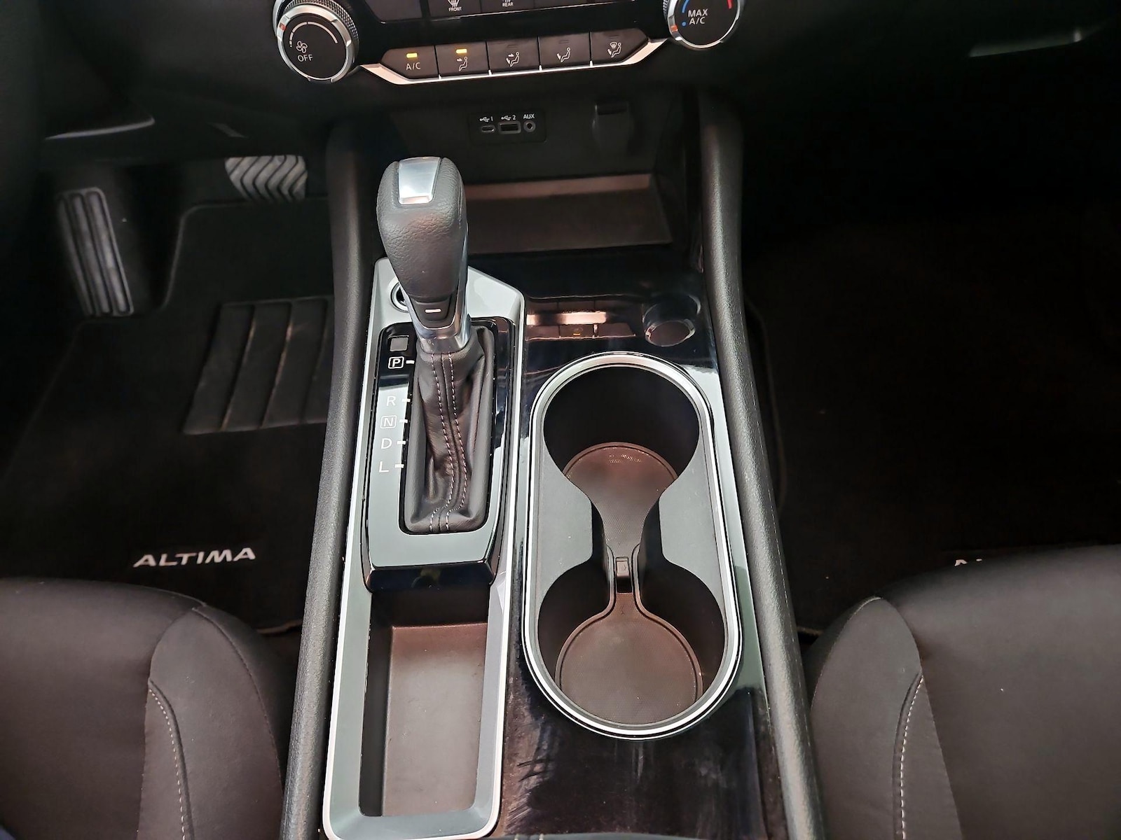 2024 Nissan Altima SV - Photo 18