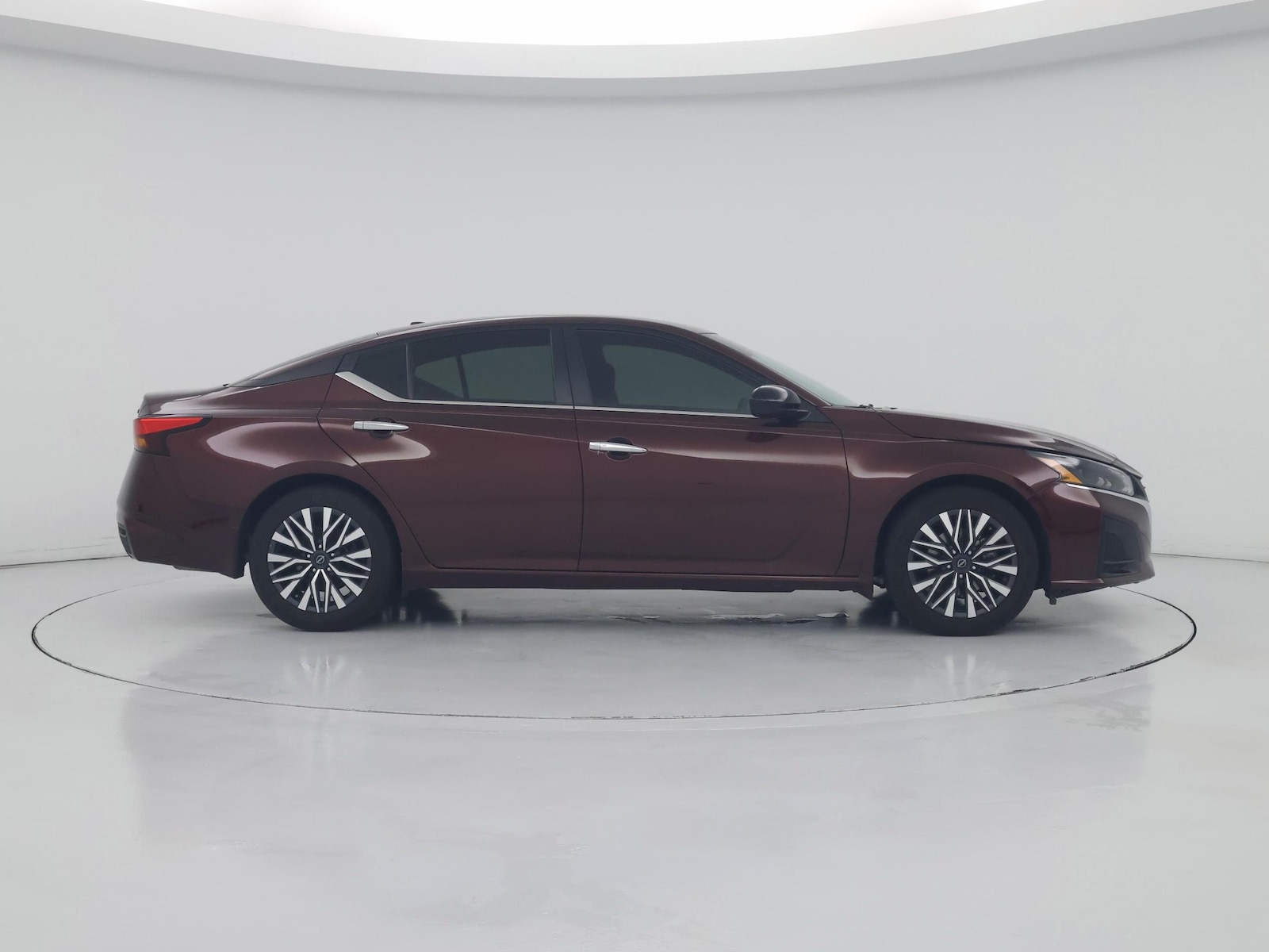 2024 Nissan Altima SV - Photo 8