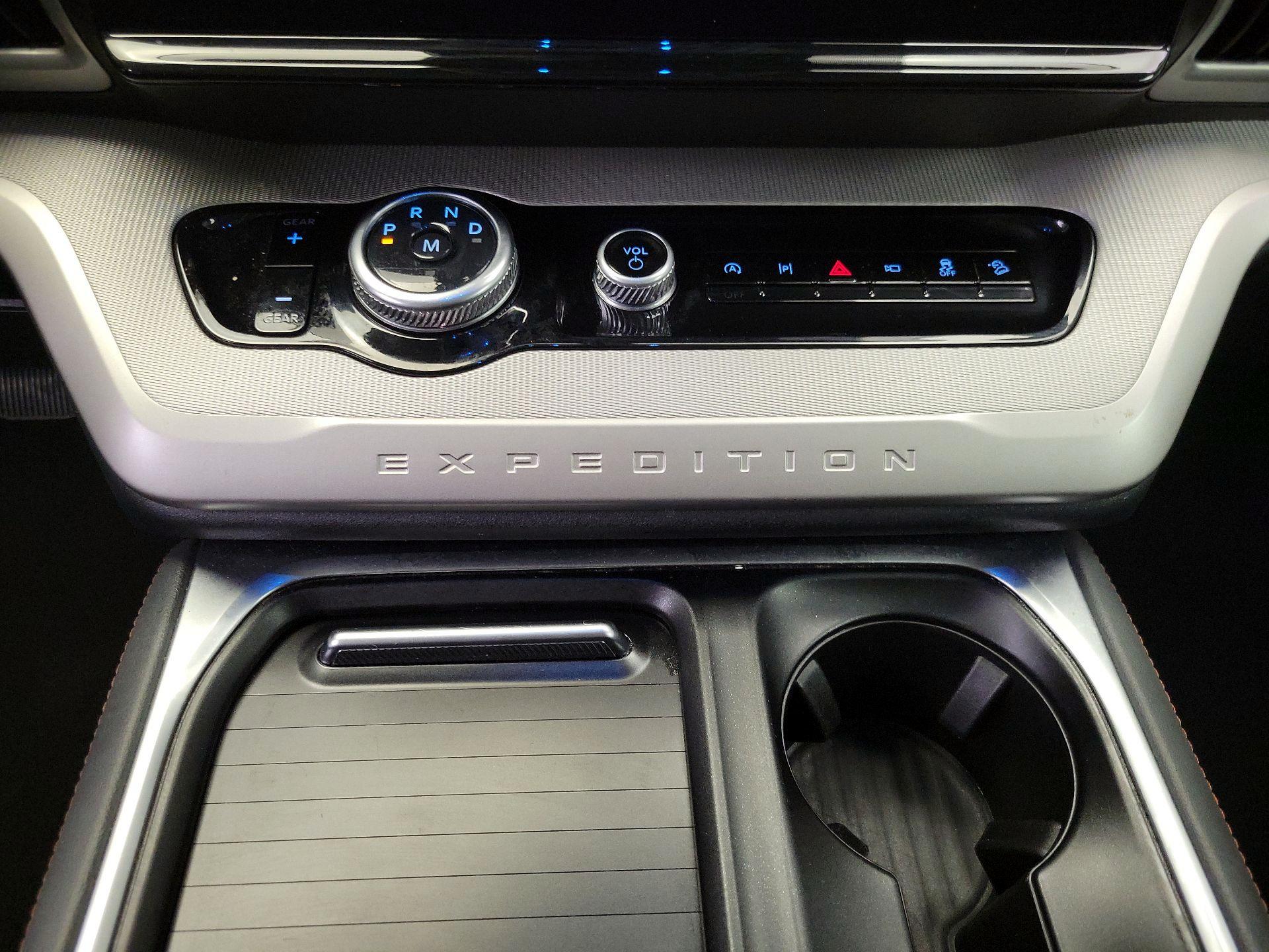 Thumbnail: 2025 Ford Expedition - 18