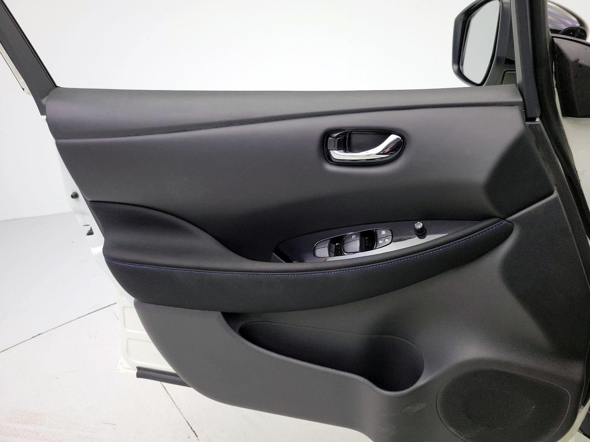 Thumbnail: 2023 Nissan Leaf - 12