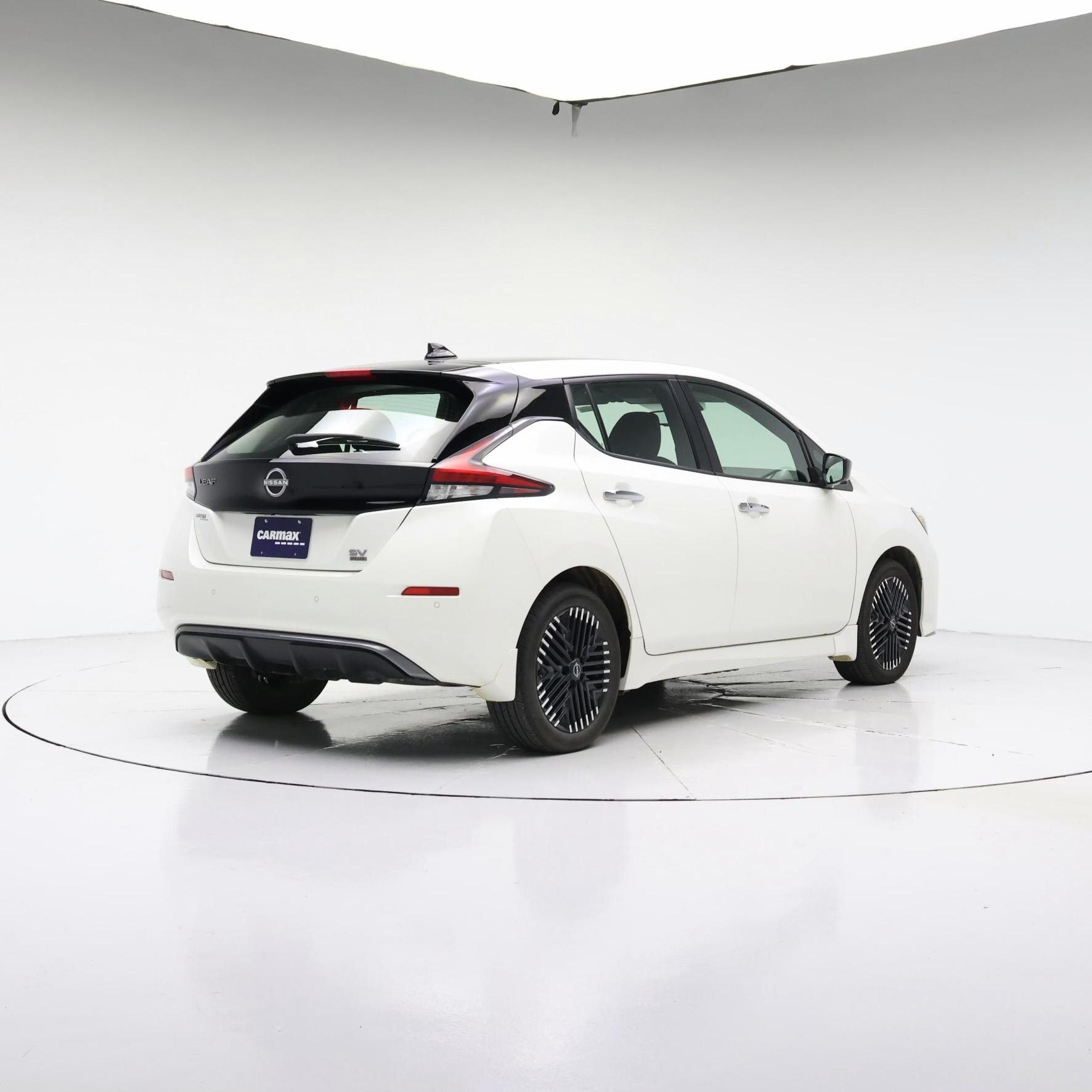 Thumbnail: 2023 Nissan Leaf - 8