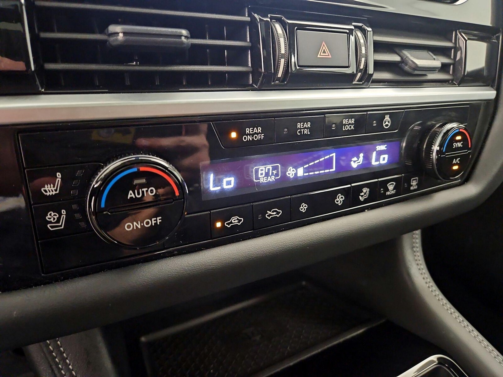 2025 Nissan Pathfinder Platinum - Photo 18
