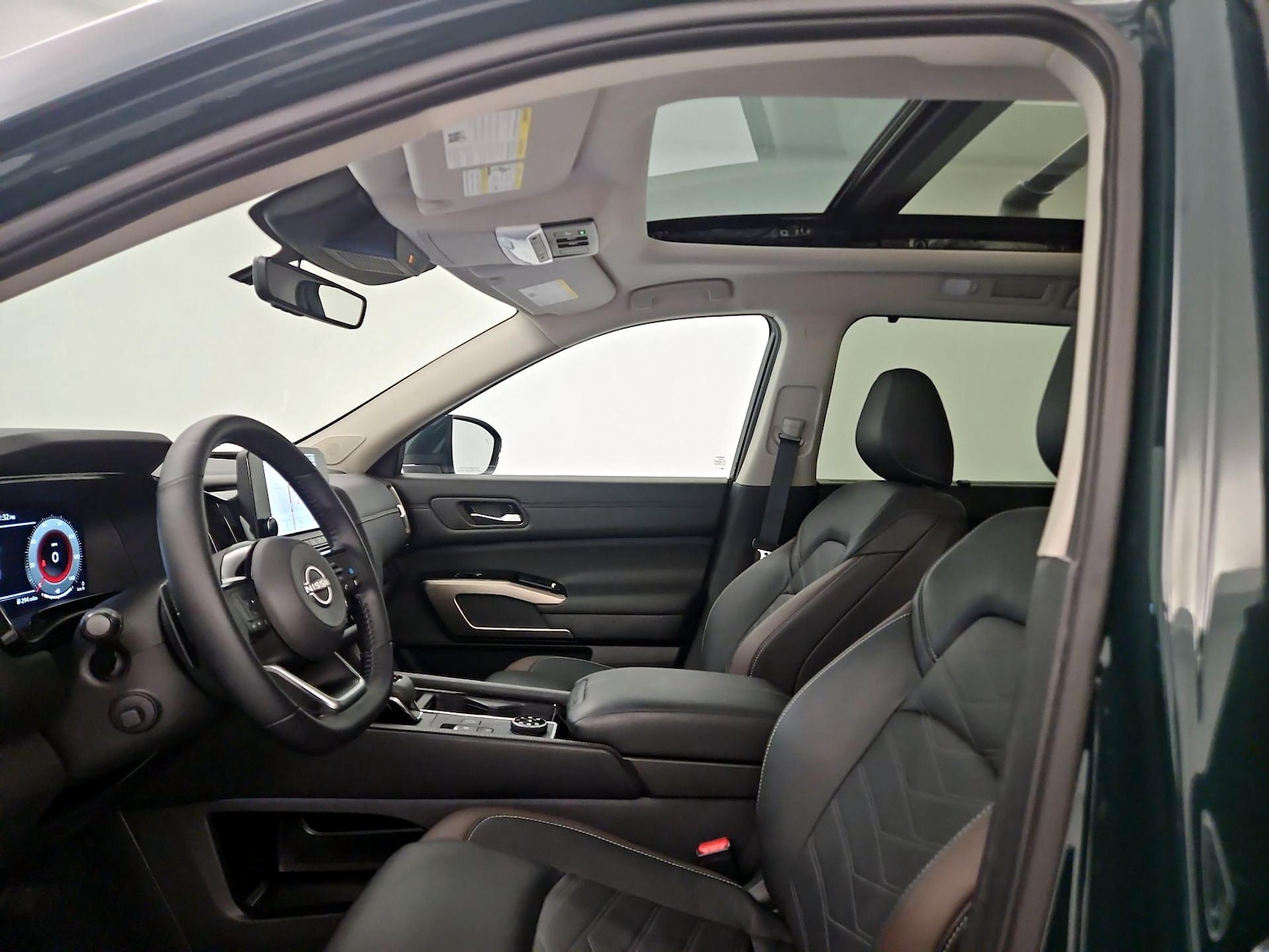 2025 Nissan Pathfinder Platinum - Photo 21