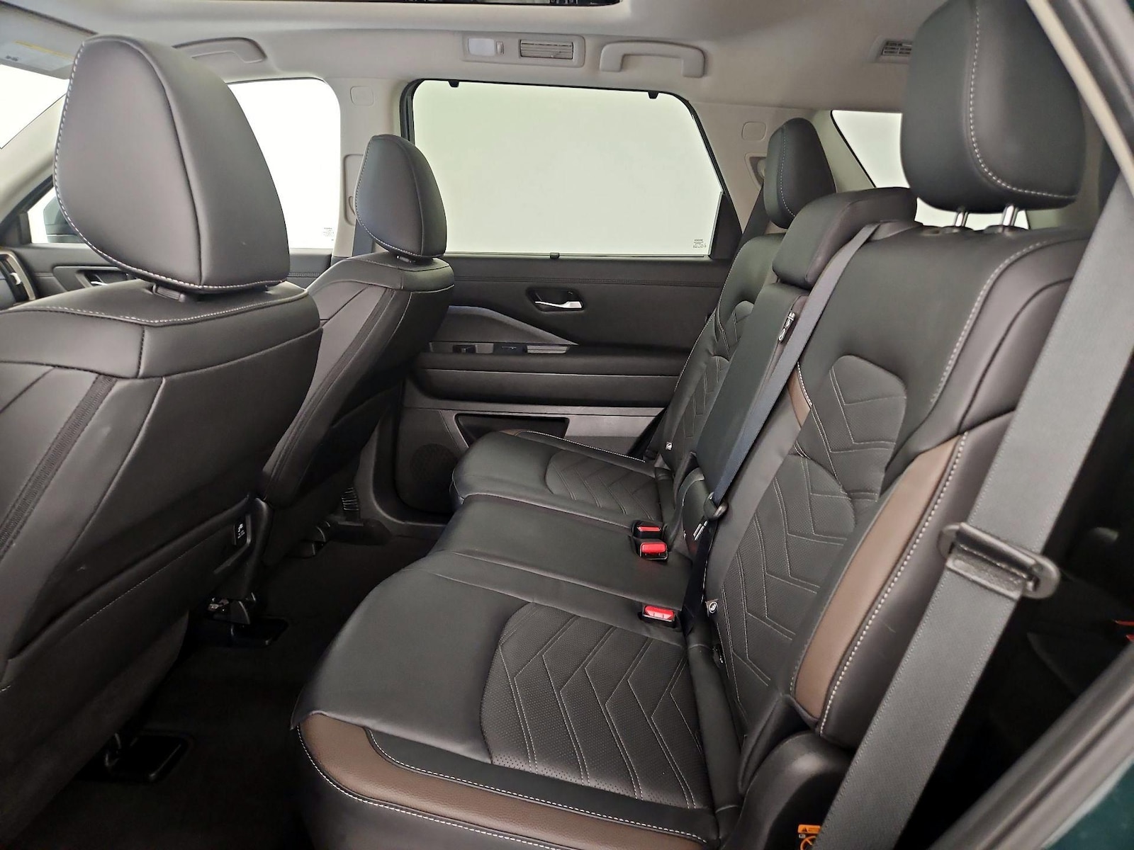 2025 Nissan Pathfinder Platinum - Photo 22