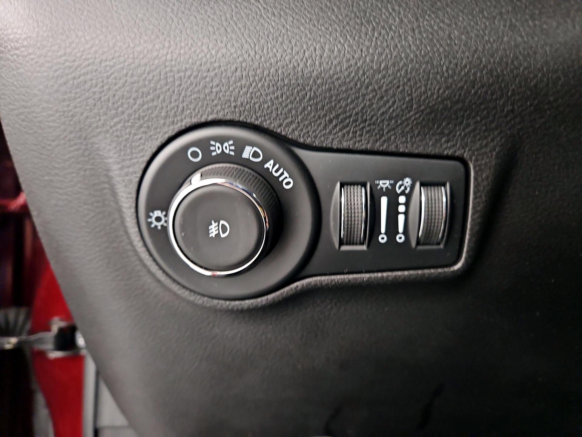Thumbnail: 2022 Jeep Compass - 13