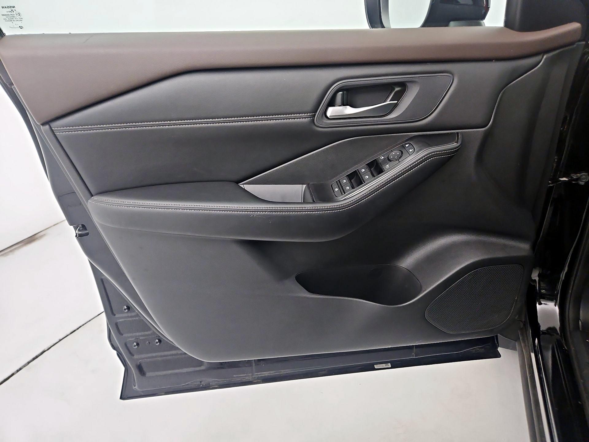 Thumbnail: 2023 Nissan Rogue - 10