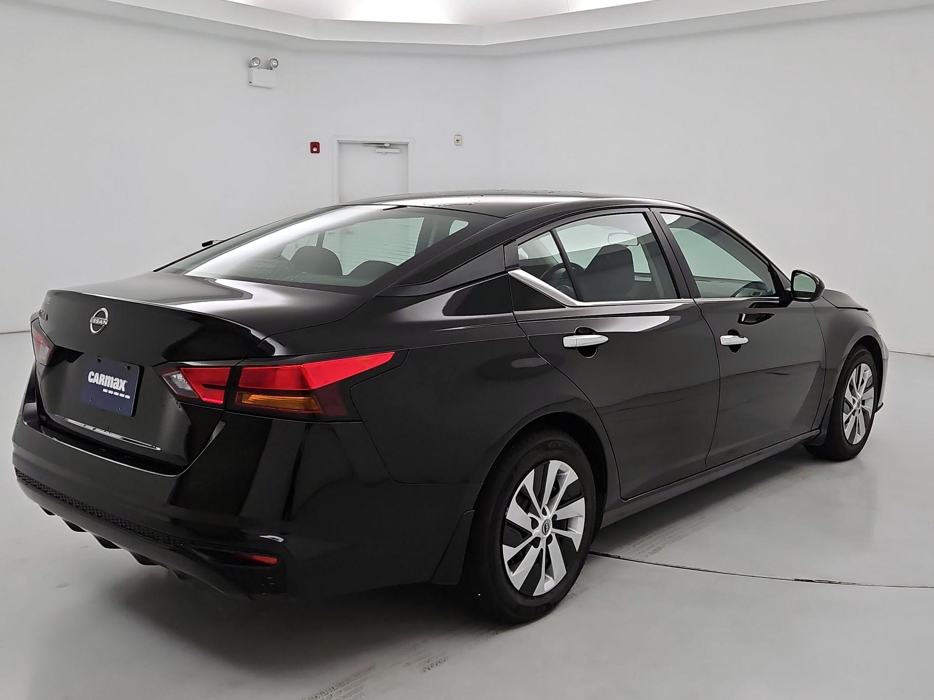 Thumbnail: 2023 Nissan Altima - 5