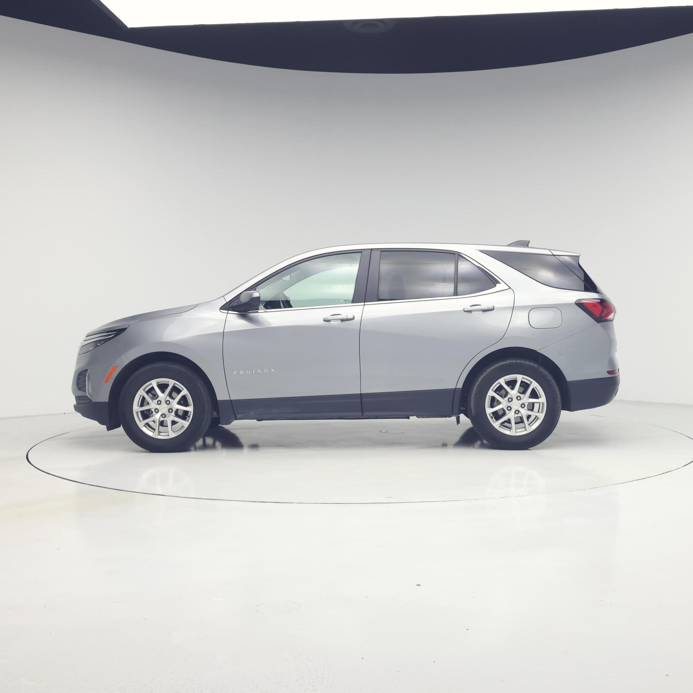 Thumbnail: 2023 Chevrolet Equinox - 3