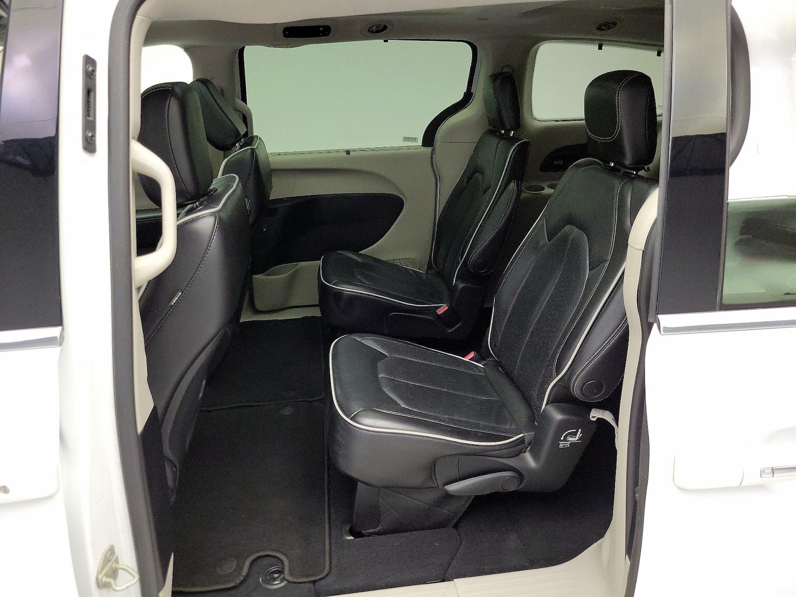 2023 Chrysler Pacifica Limited - Photo 22