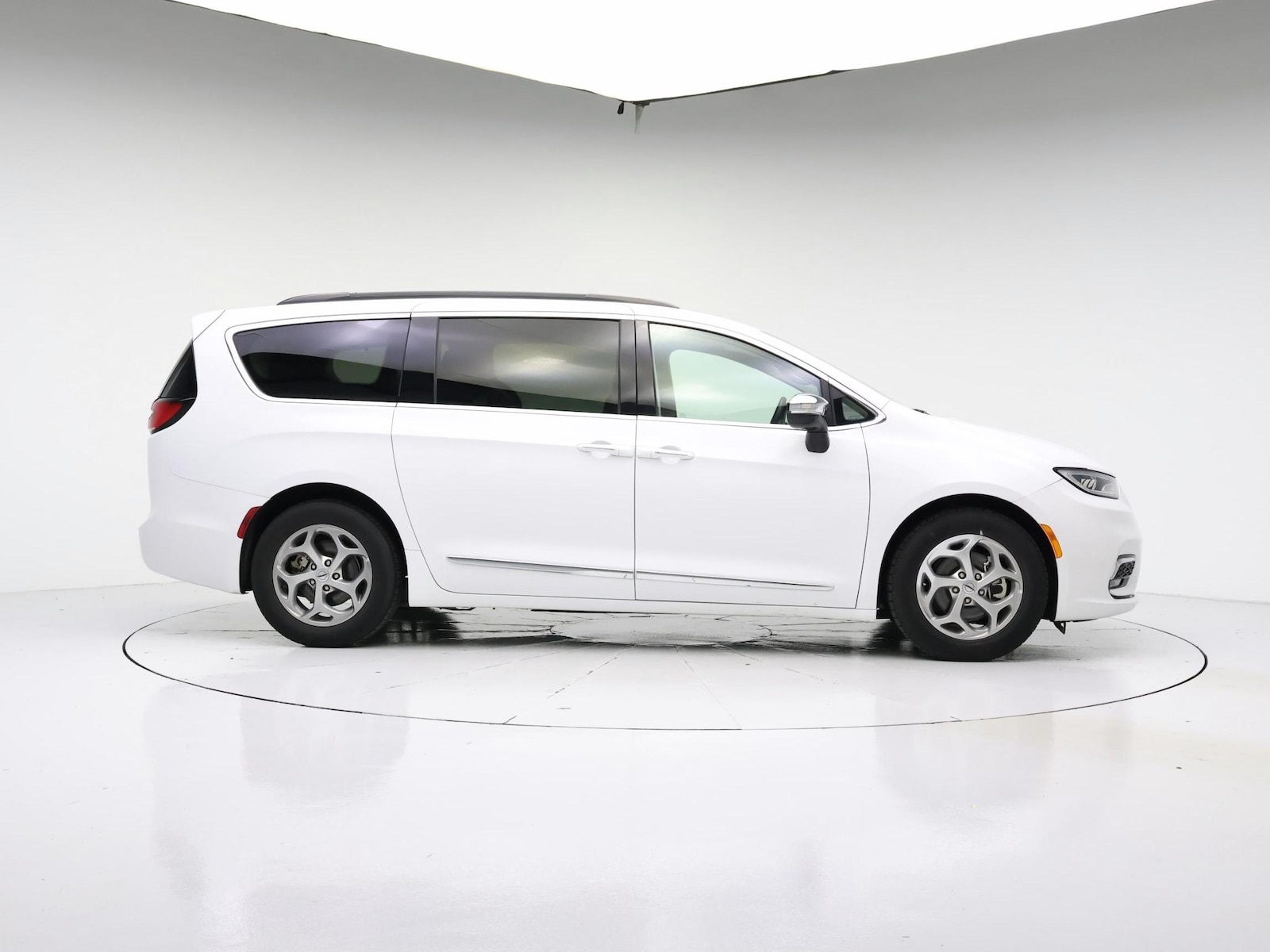 2023 Chrysler Pacifica Limited - Photo 8