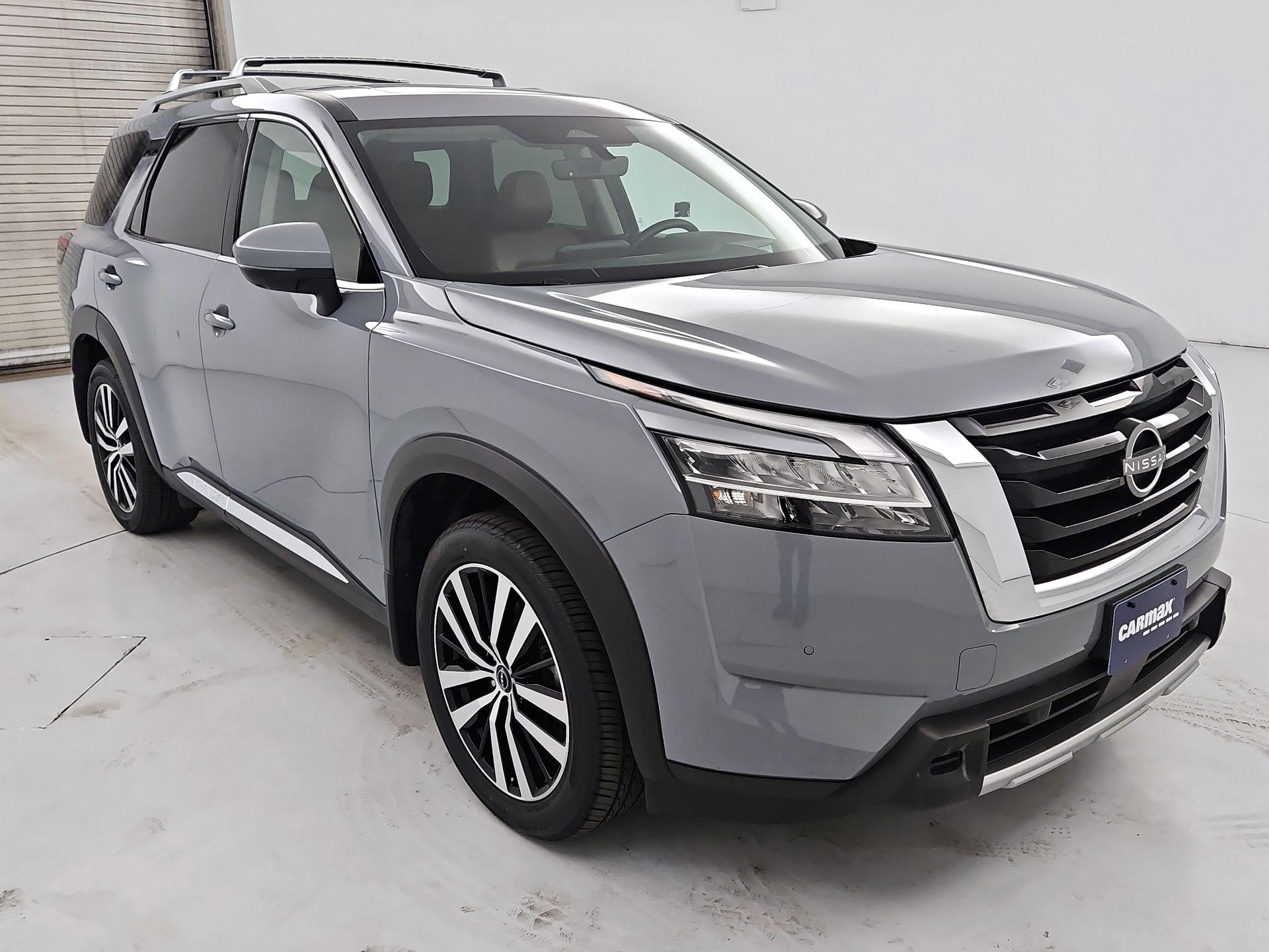 Gray 2023 Nissan Pathfinder Platinum 4WD SUV / Crossover All-Wheel Drive Automatic