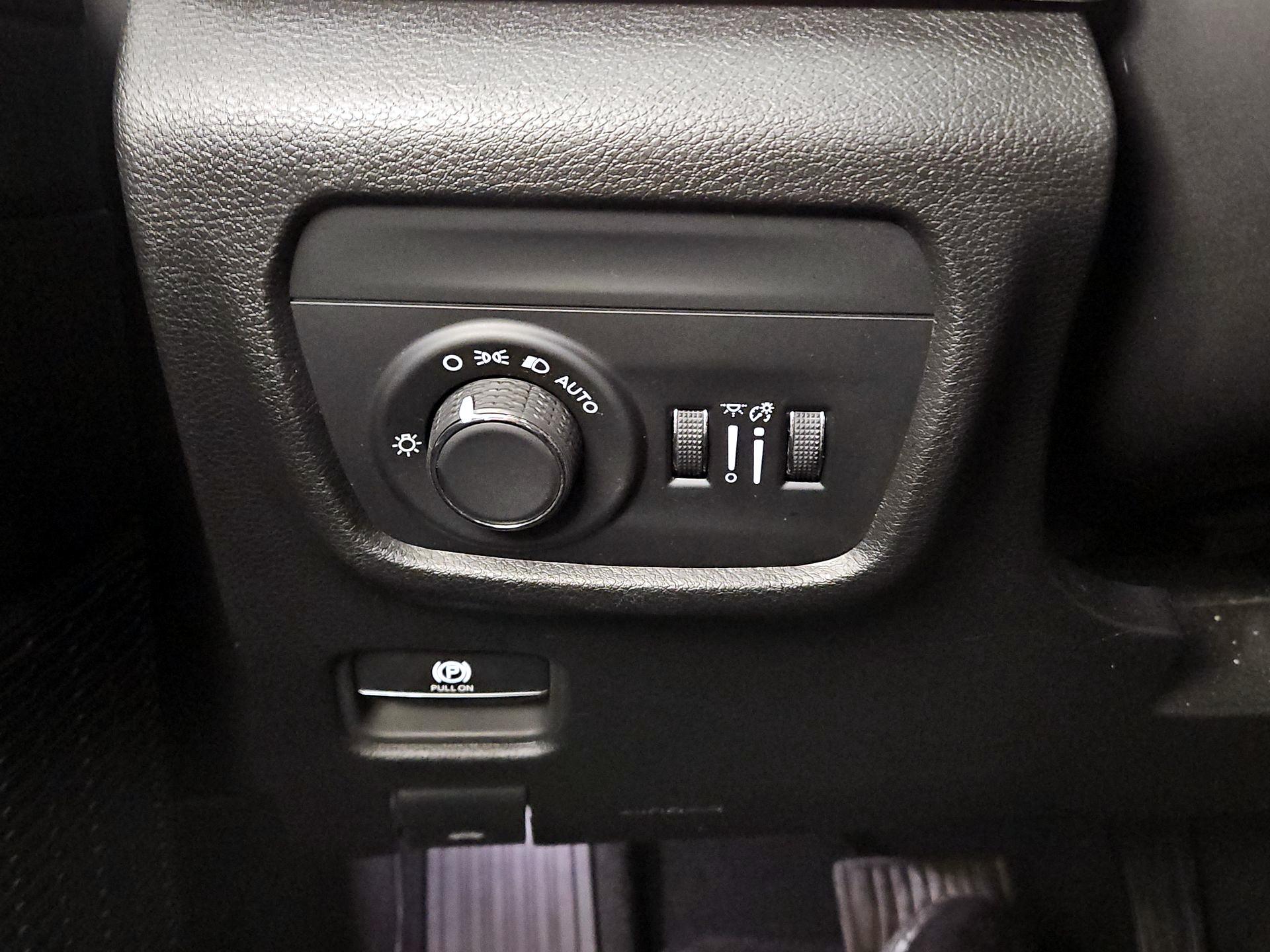 Thumbnail: 2023 Jeep Grand Cherokee L - 11