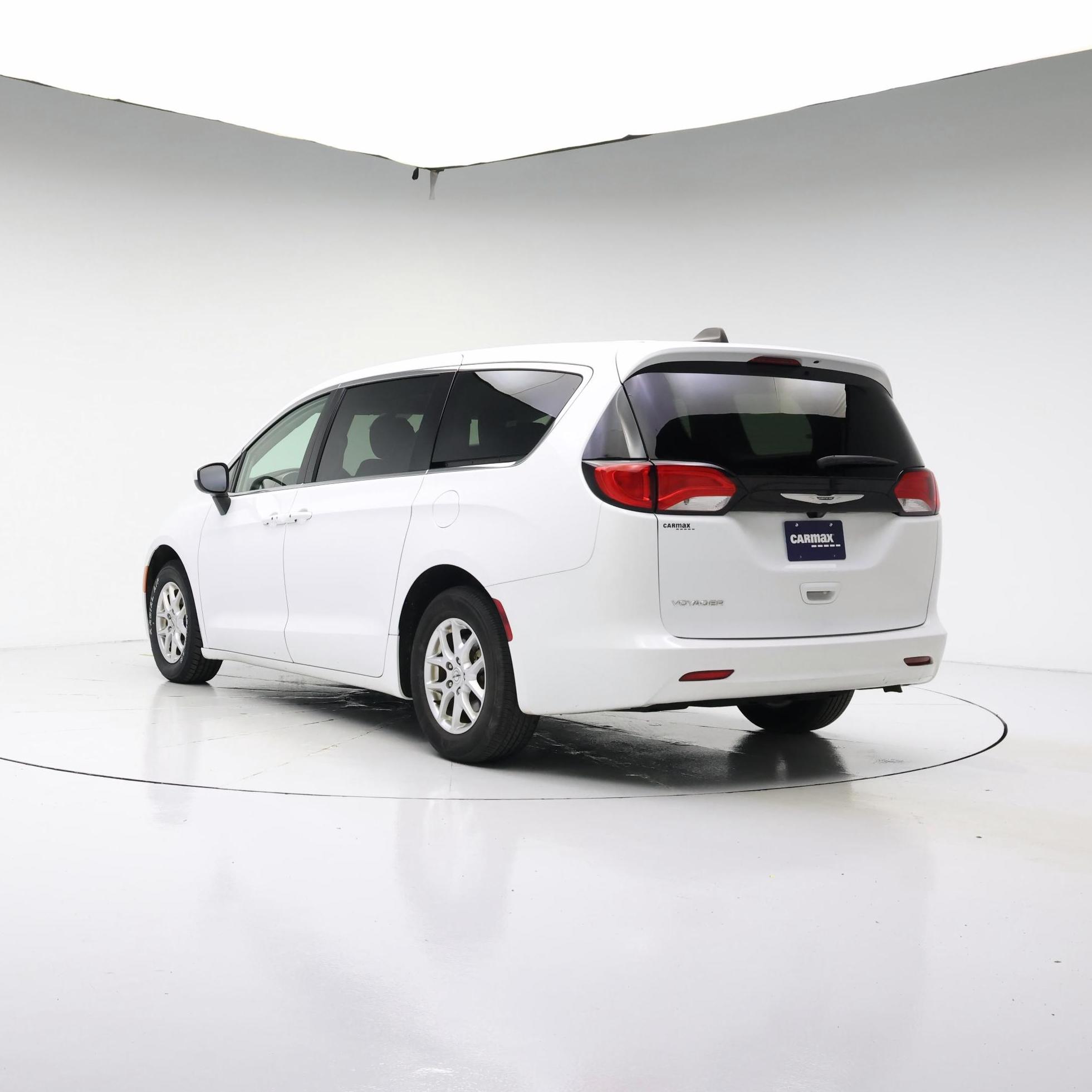 Thumbnail: 2023 Chrysler Voyager - 2