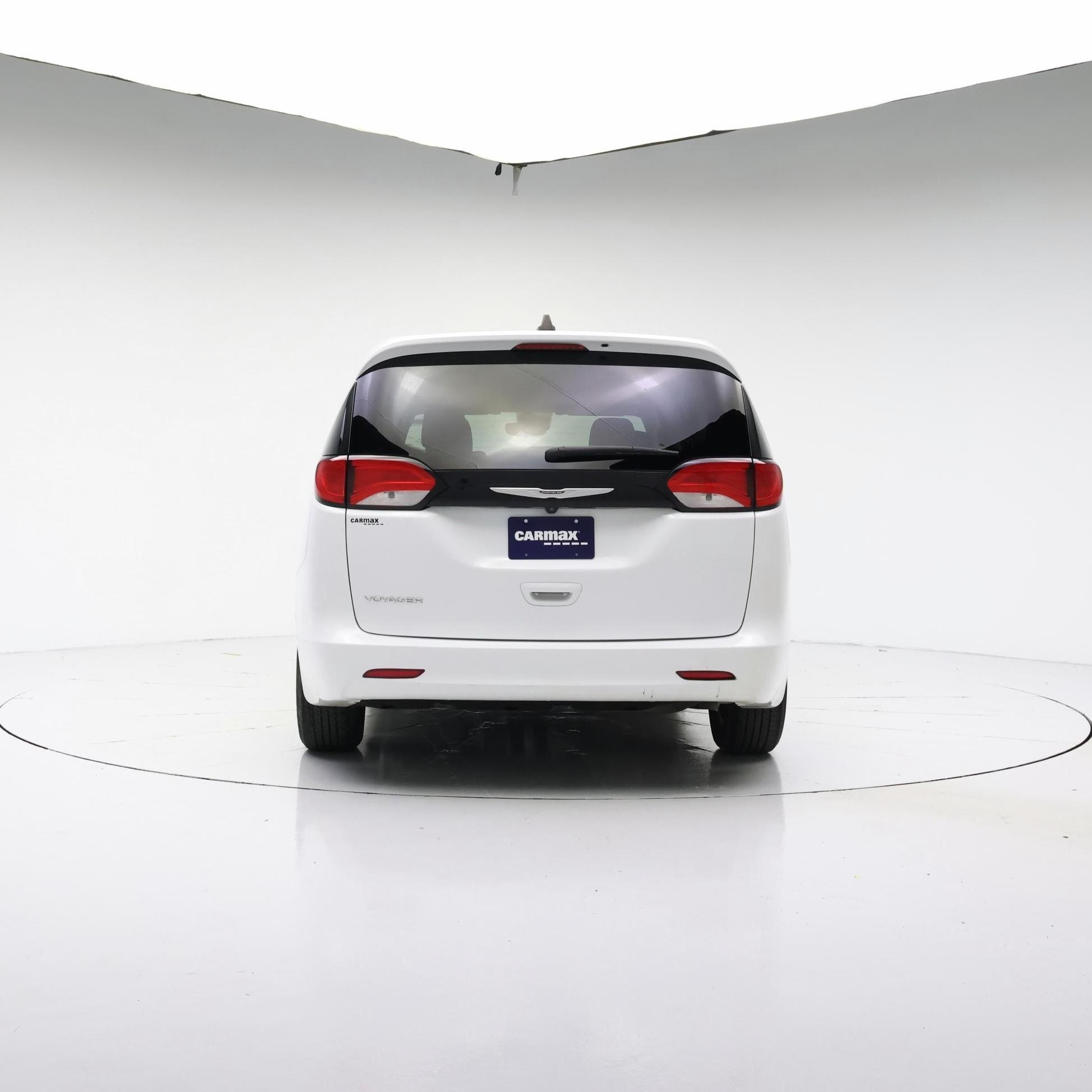 Thumbnail: 2023 Chrysler Voyager - 6