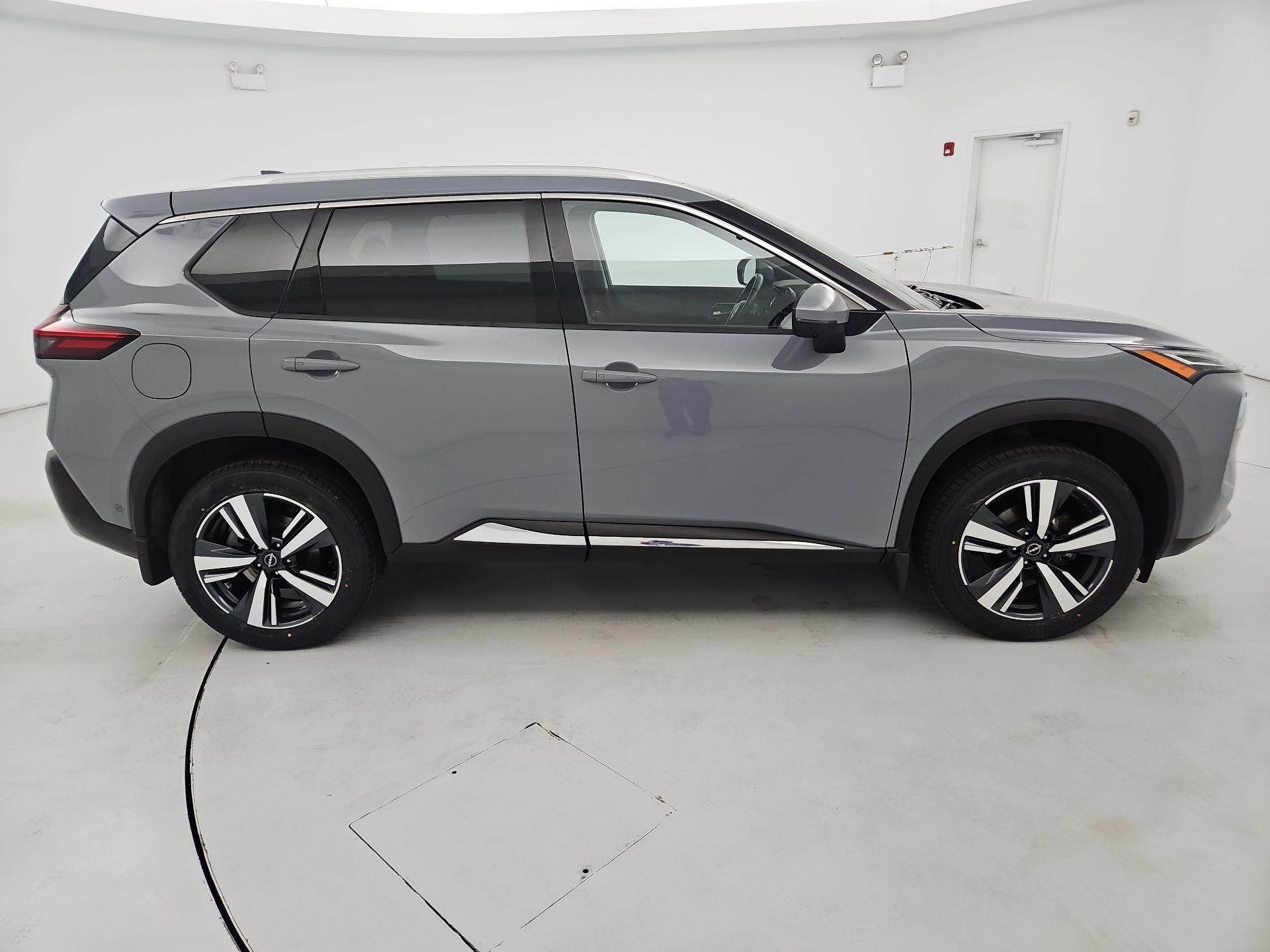 Thumbnail: 2023 Nissan Rogue - 4