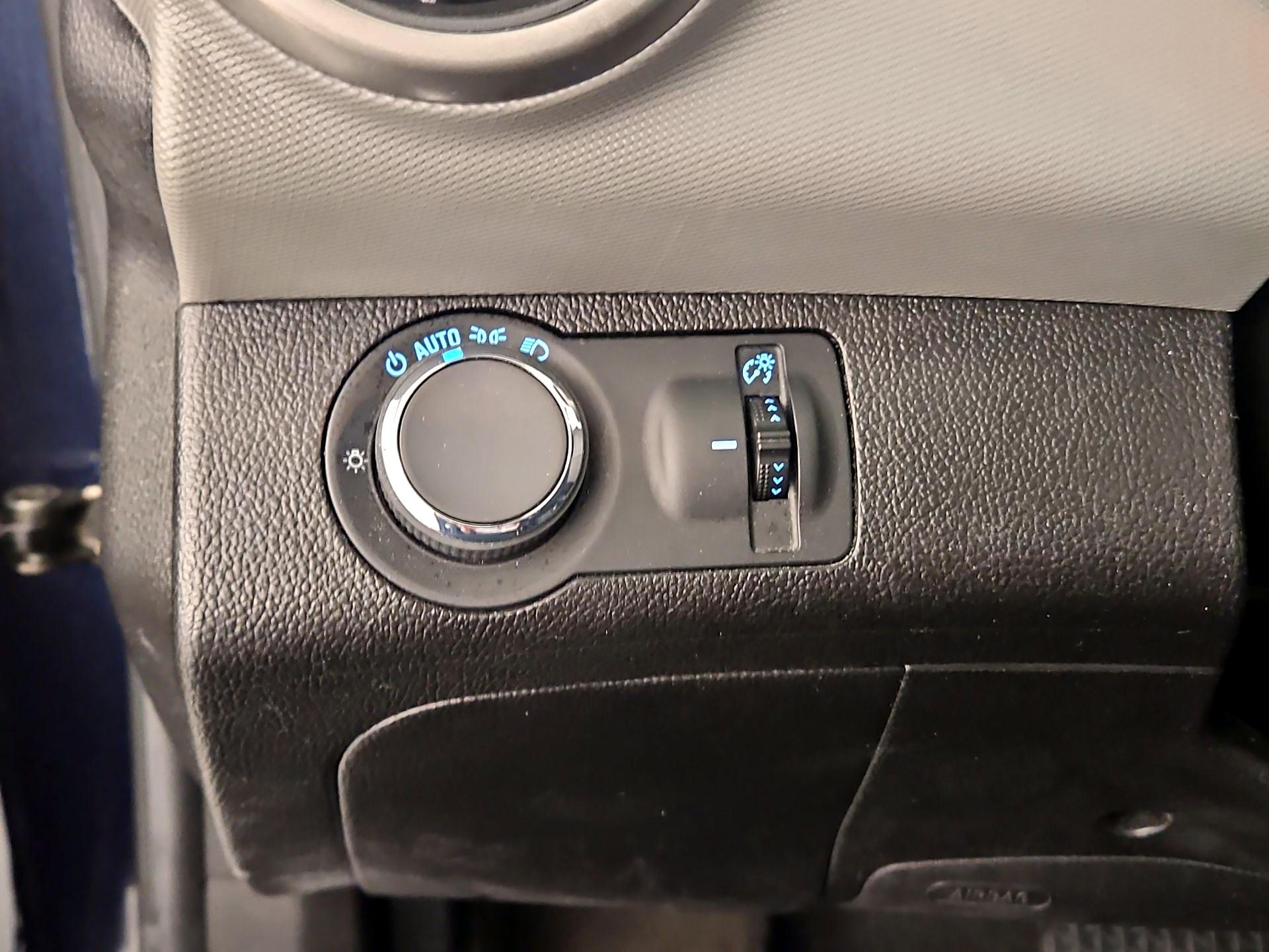 Thumbnail: 2016 Chevrolet Sonic - 11
