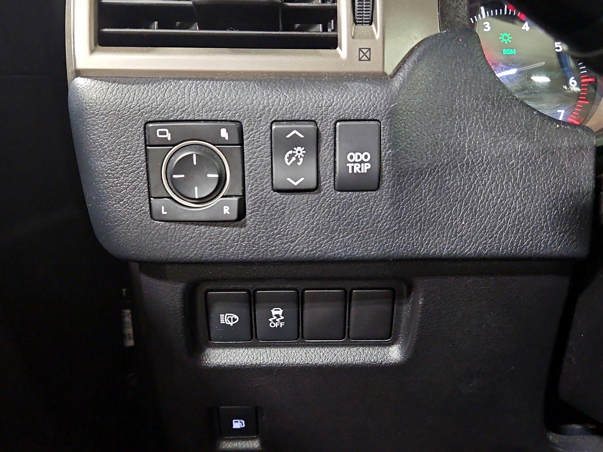 Thumbnail: 2017 Lexus GX - 11