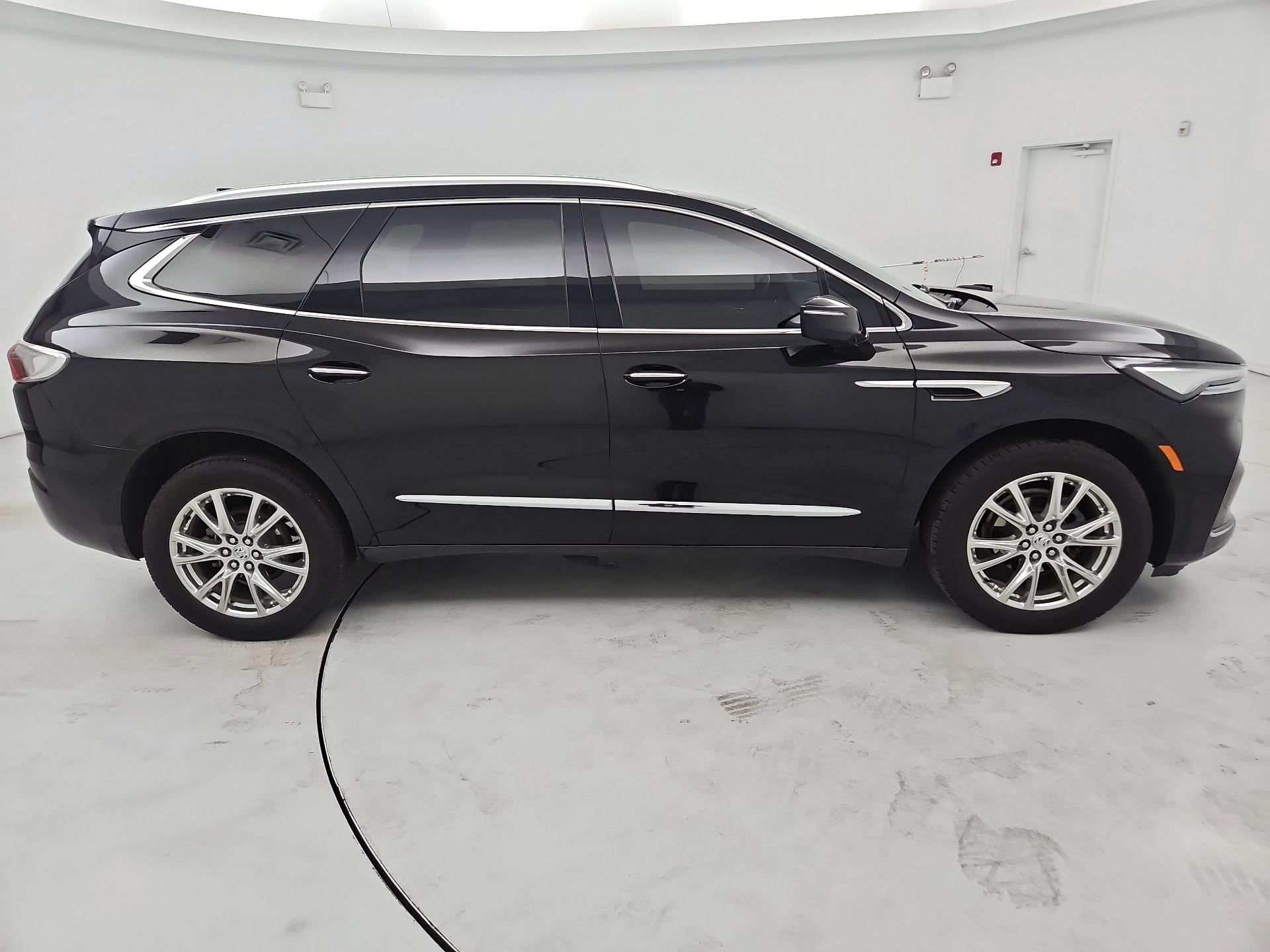 Thumbnail: 2023 Buick Enclave - 4