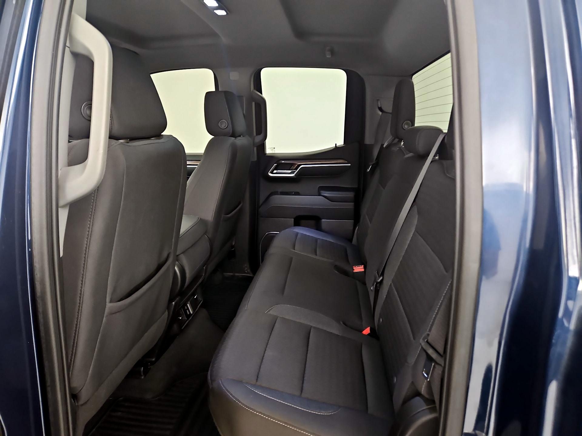 Thumbnail: 2023 Chevrolet Silverado 1500 - 17