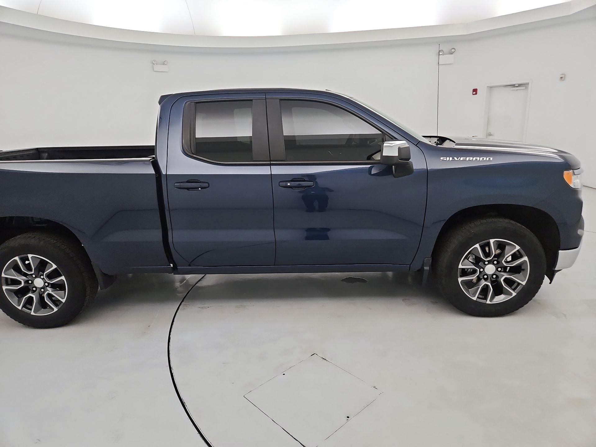 Thumbnail: 2023 Chevrolet Silverado 1500 - 4