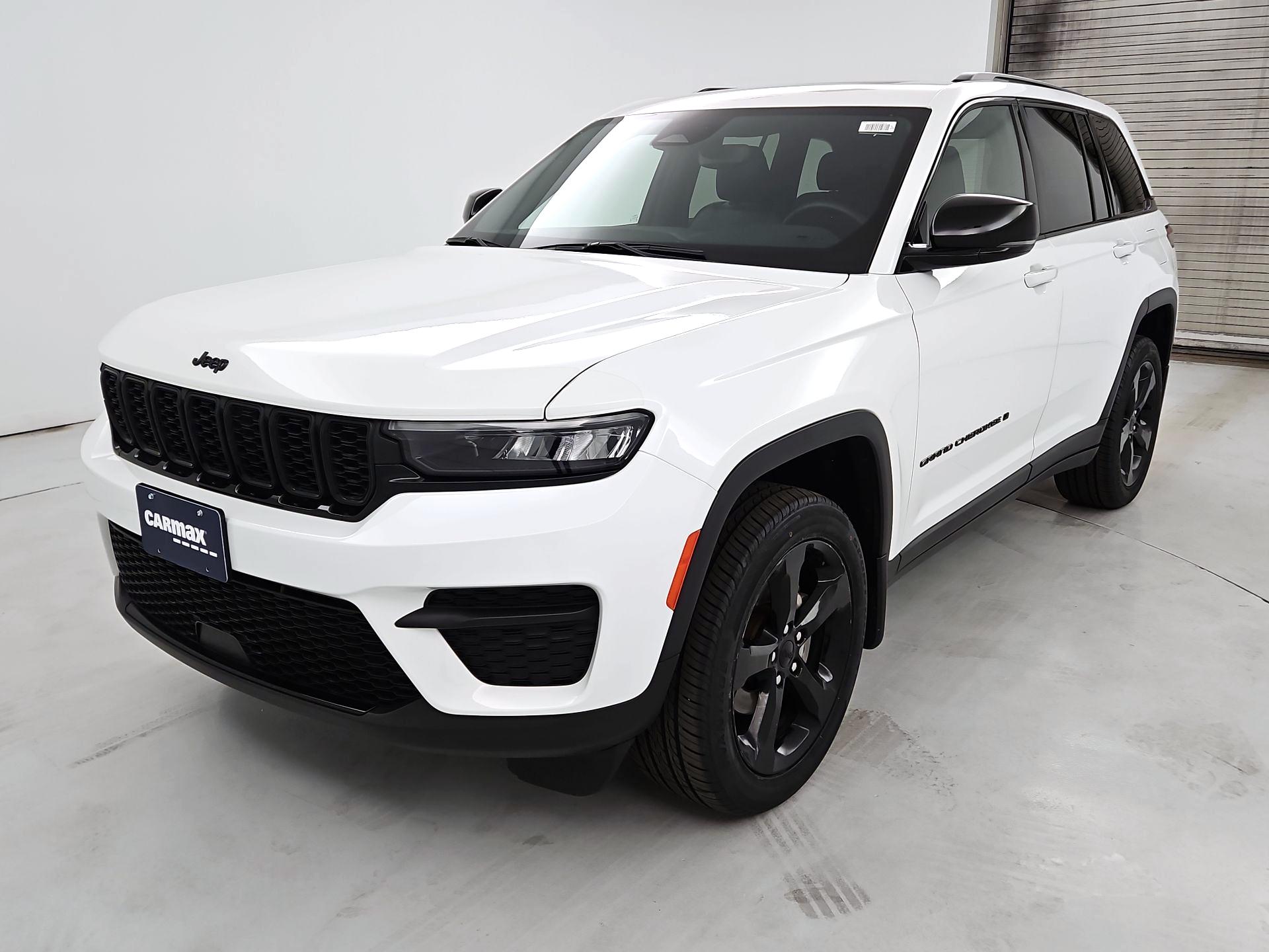 Thumbnail: 2023 Jeep Grand Cherokee - 3