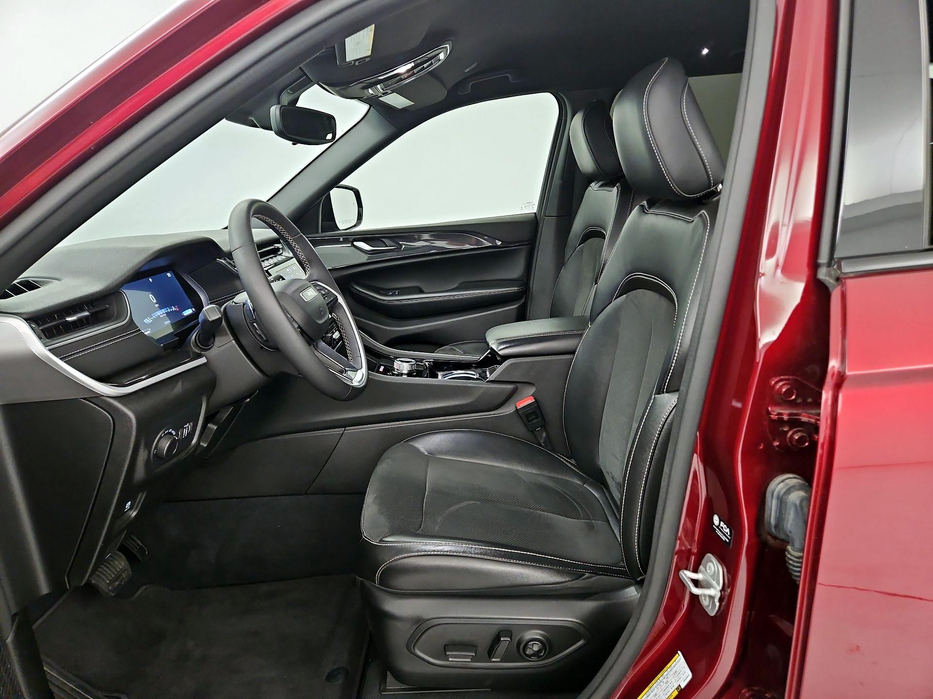 Thumbnail: 2023 Jeep Grand Cherokee - 9