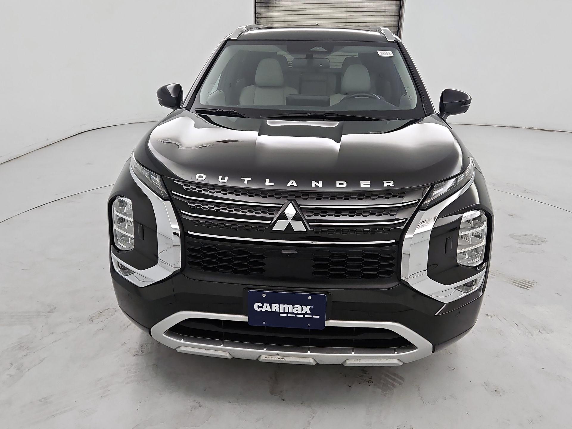 Thumbnail: 2023 Mitsubishi Outlander - 2