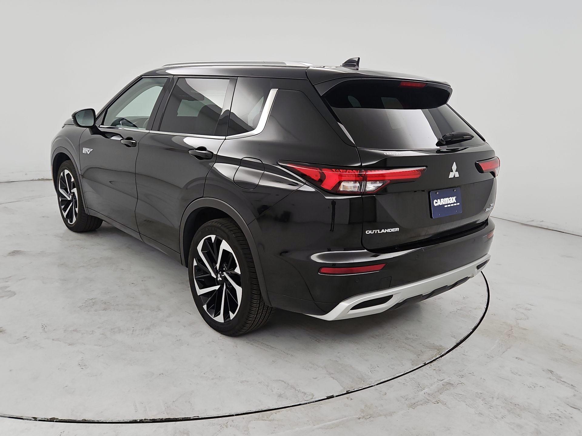 Thumbnail: 2023 Mitsubishi Outlander - 7