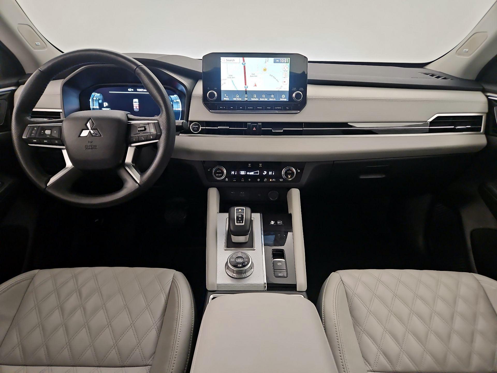 Thumbnail: 2023 Mitsubishi Outlander - 8