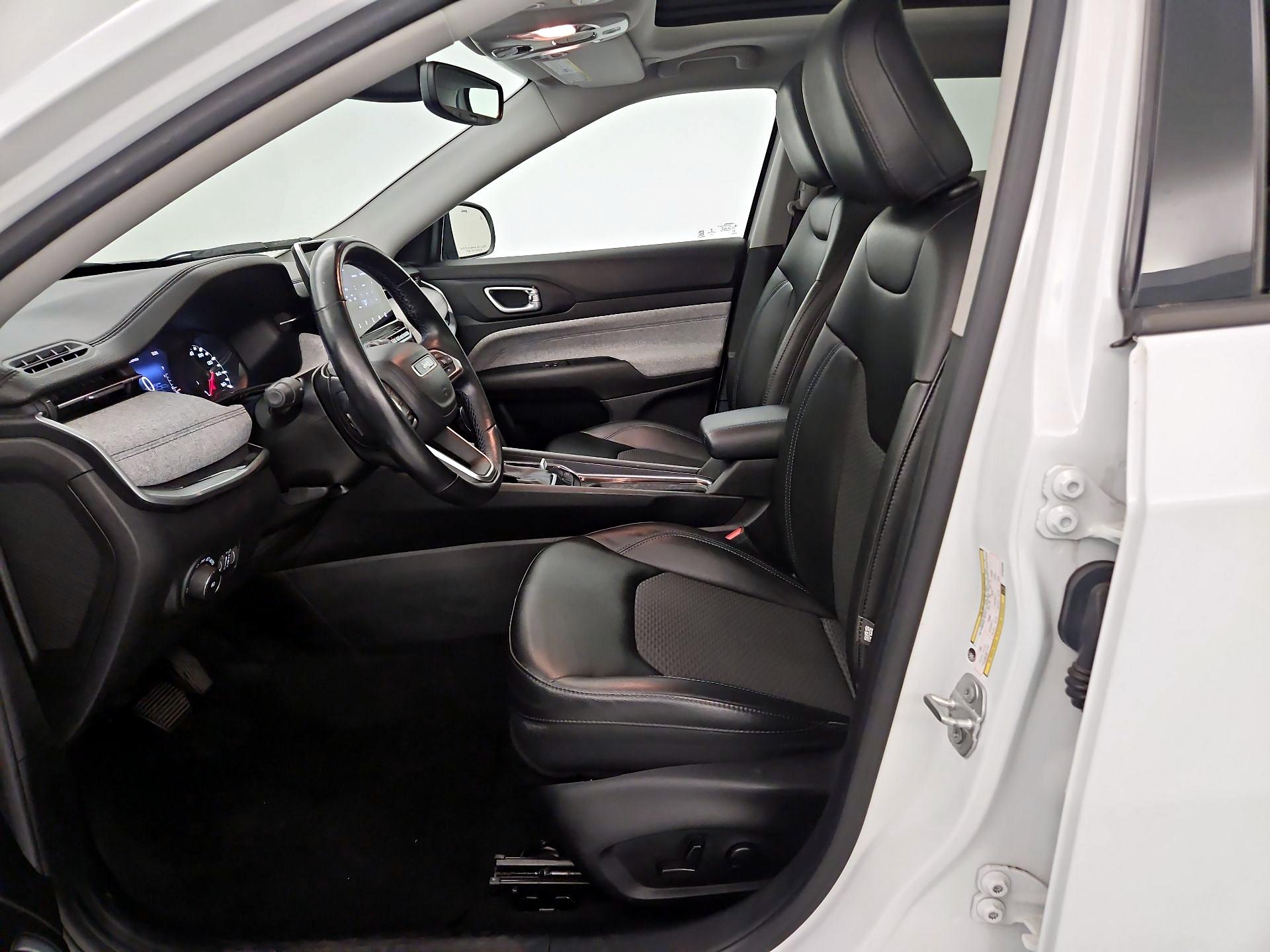 Thumbnail: 2022 Jeep Compass - 11