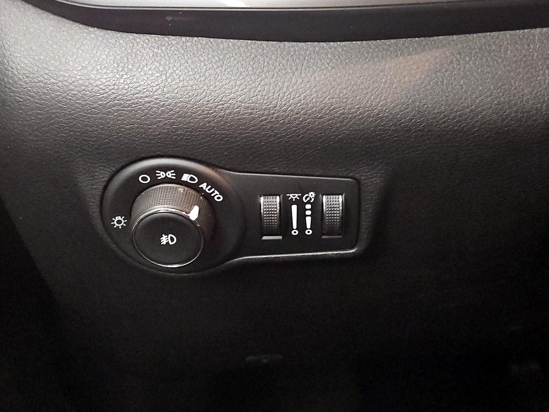 Thumbnail: 2022 Jeep Compass - 13