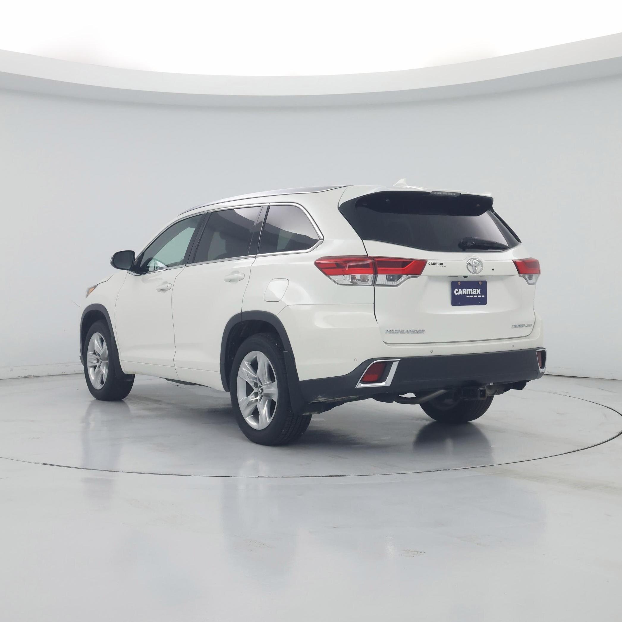 Thumbnail: 2017 Toyota Highlander - 2